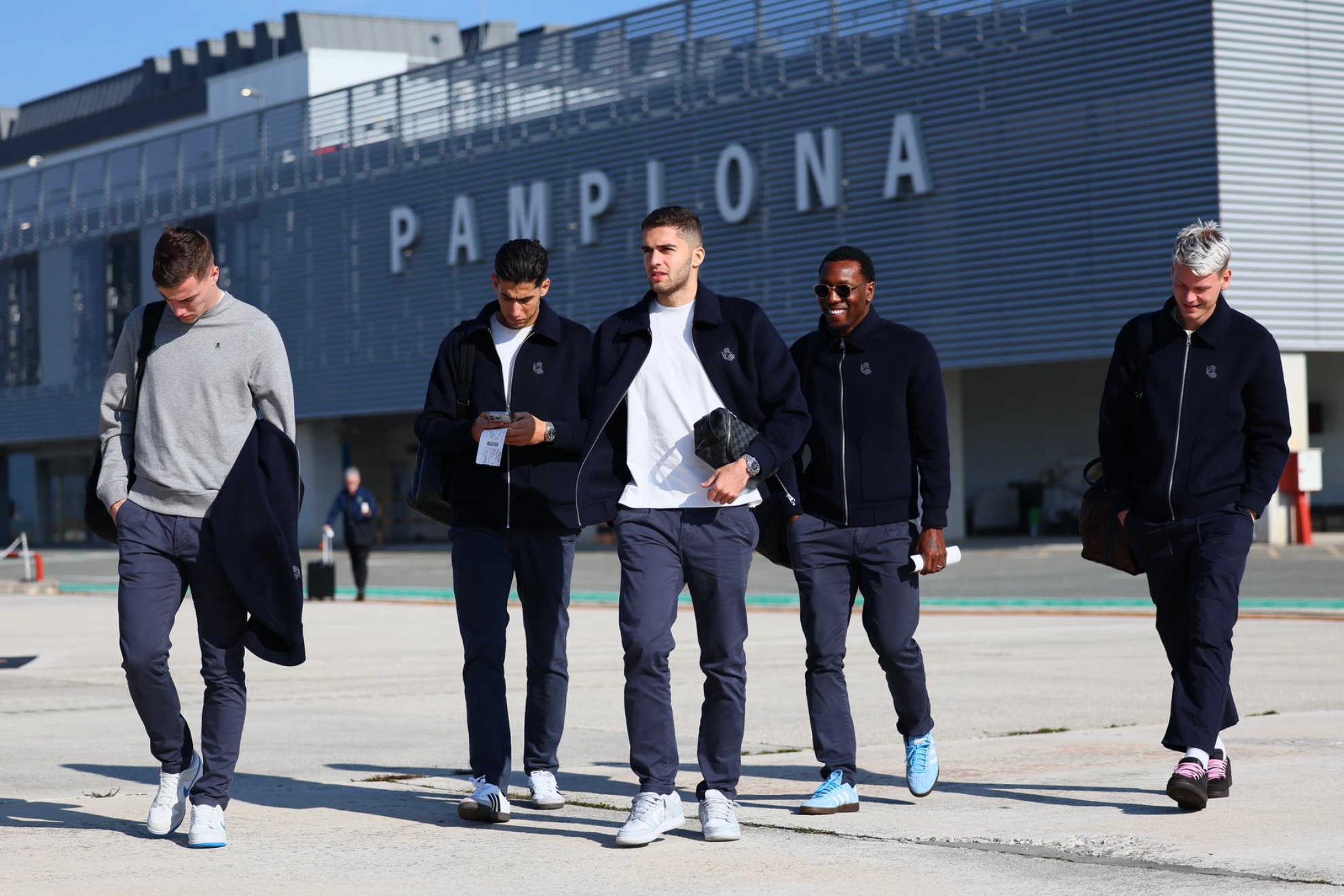 Sucic, Aguerd, Zakharyan, Becker y Óskarsson, en un viaje con la Real.