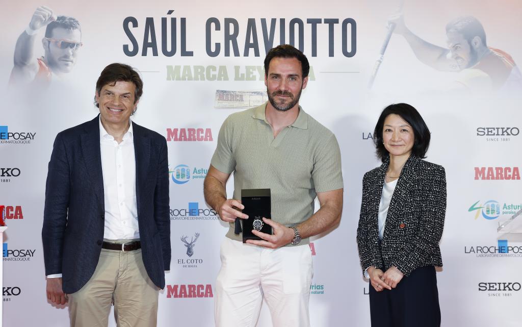 Craviotto, junto a Domingo Romero y Tomomi Sato, de Seiko.