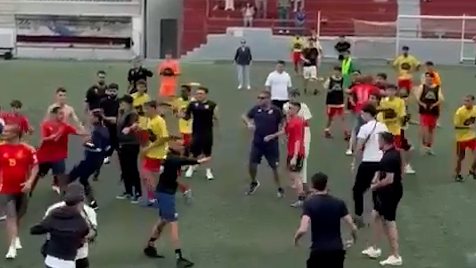 Un partido de juveniles en Tenerife se convierte en una batalla campal