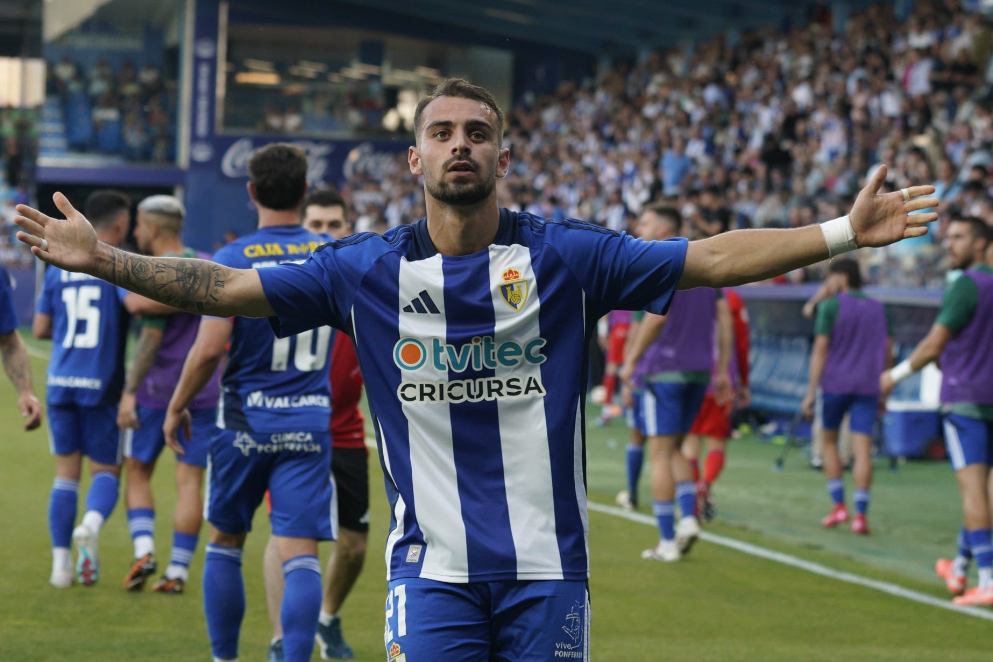José Luis Cortés marcó un doblete esta noche.