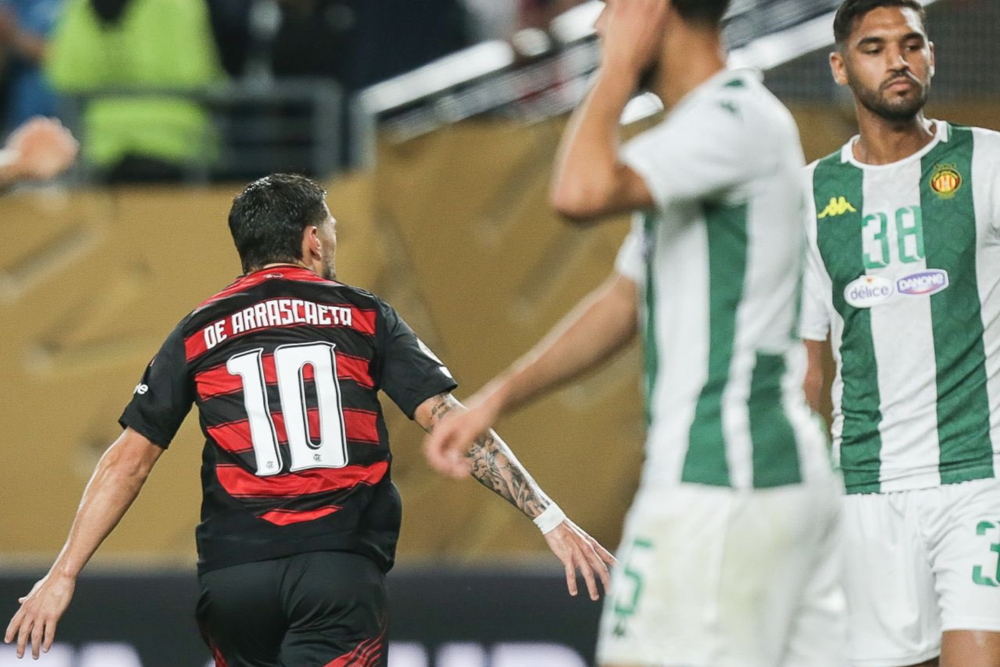 De Arrascaeta celebrando el primer gol