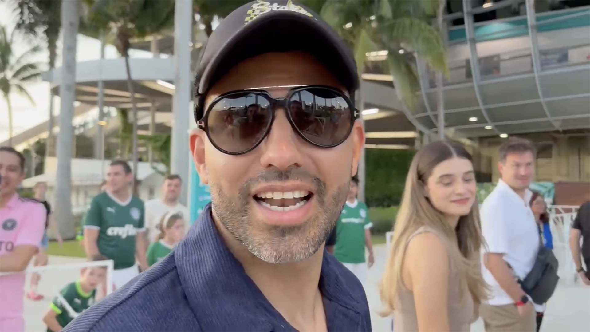 El exdelantero del Atlético de Madrid, Sergio Agüero, asistió al Inter de Miami-Palmeiras para ver a su amigo Leo Messi.