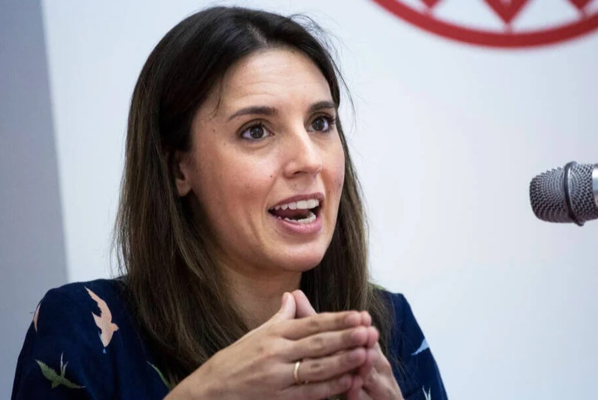 Irene Montero sale en defensa de Sarah Santaolalla: "Lo que le están  haciendo es violencia política"