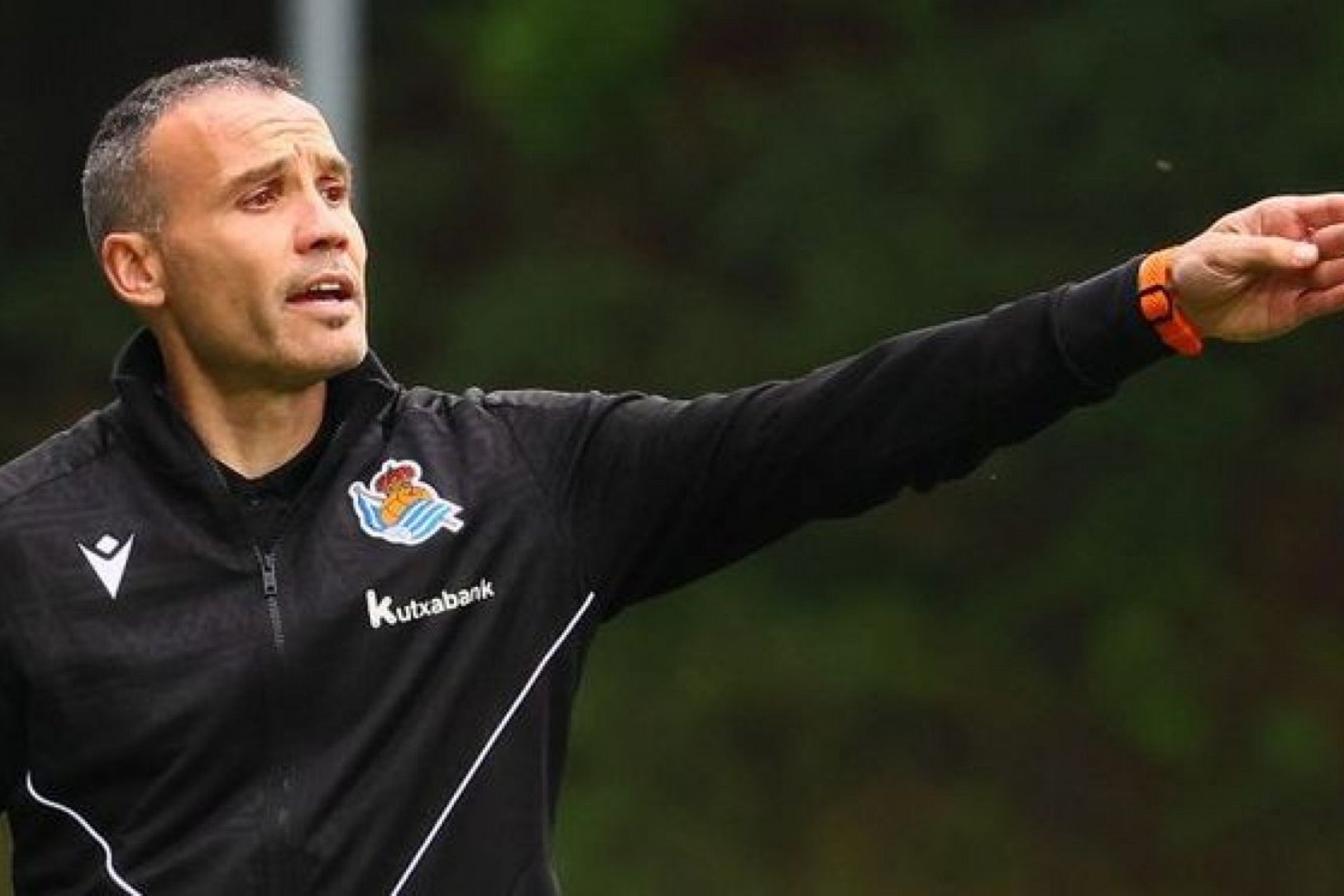 Sergio Francisco da una indicación, durante un partido con el Sanse.