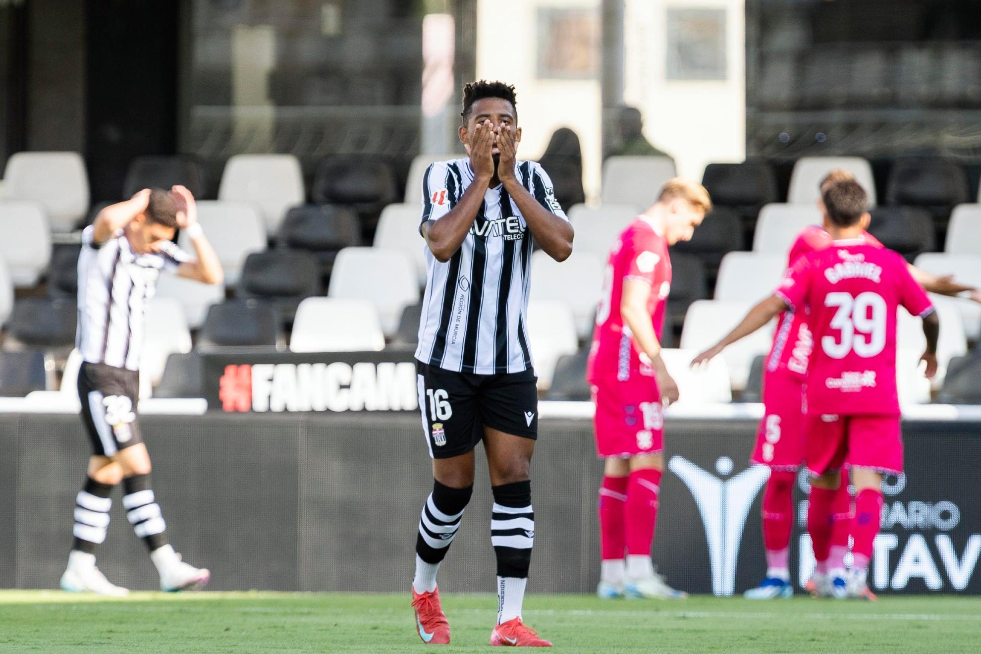 El Cartagena, en un partido esta temporada.