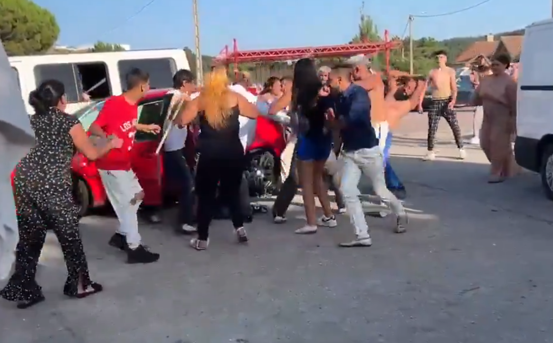 Pelea mortal entre clanes gitanos en Ribeira: una pedida de mano acaba ...