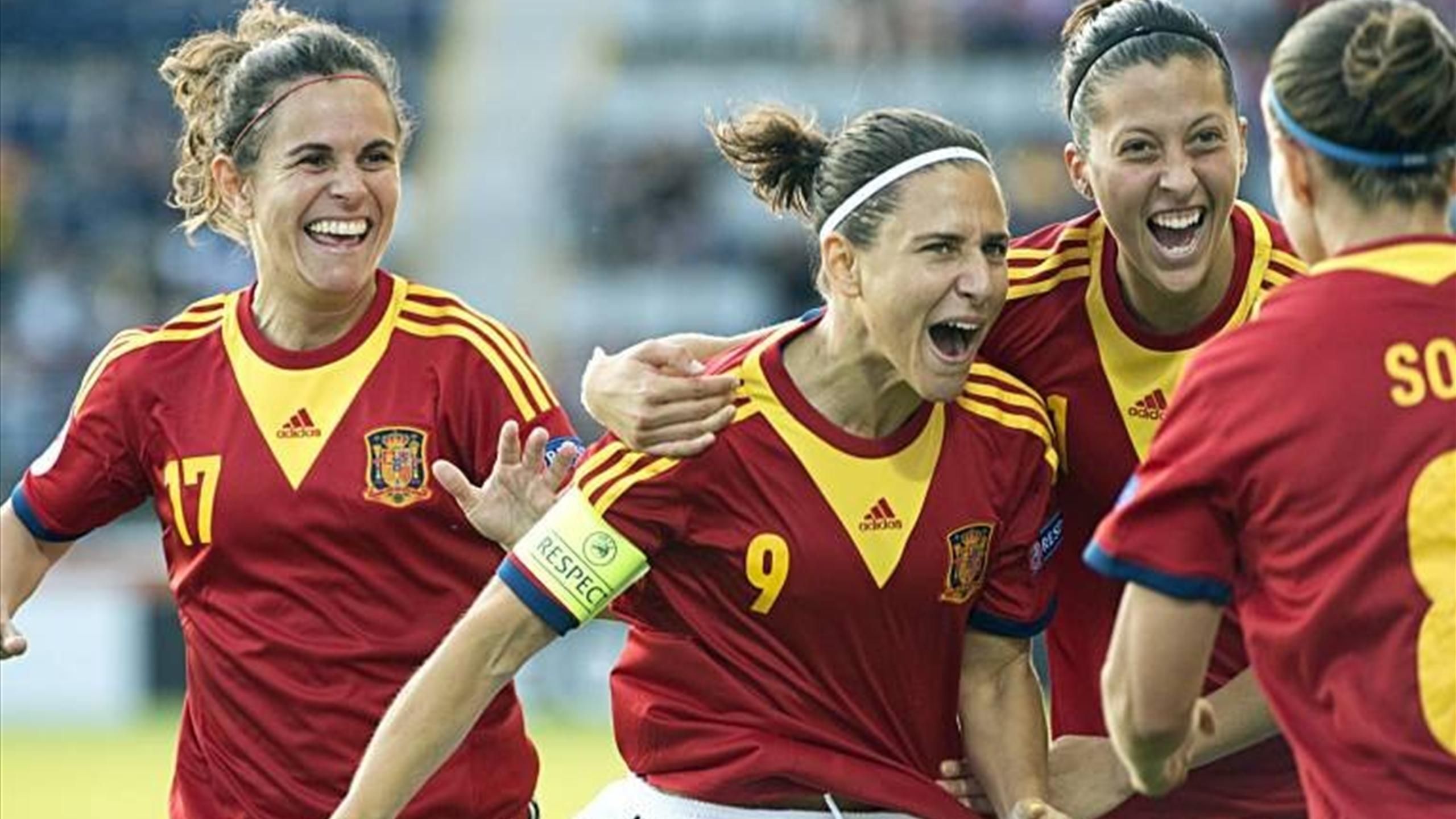 Vero Boquete celebra el gol ante Inglaterra en la Eurocopa de 2013.