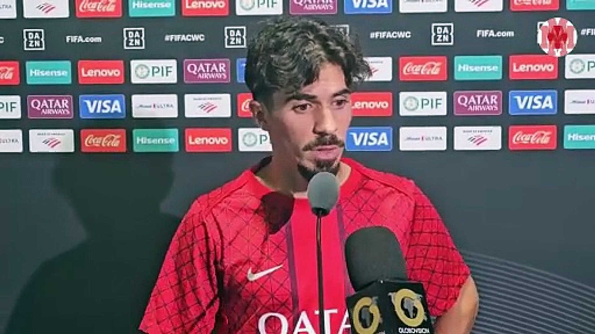 El centrocampista portugués analizó en rueda de prensa el contundente triunfo ante el Real Madrid