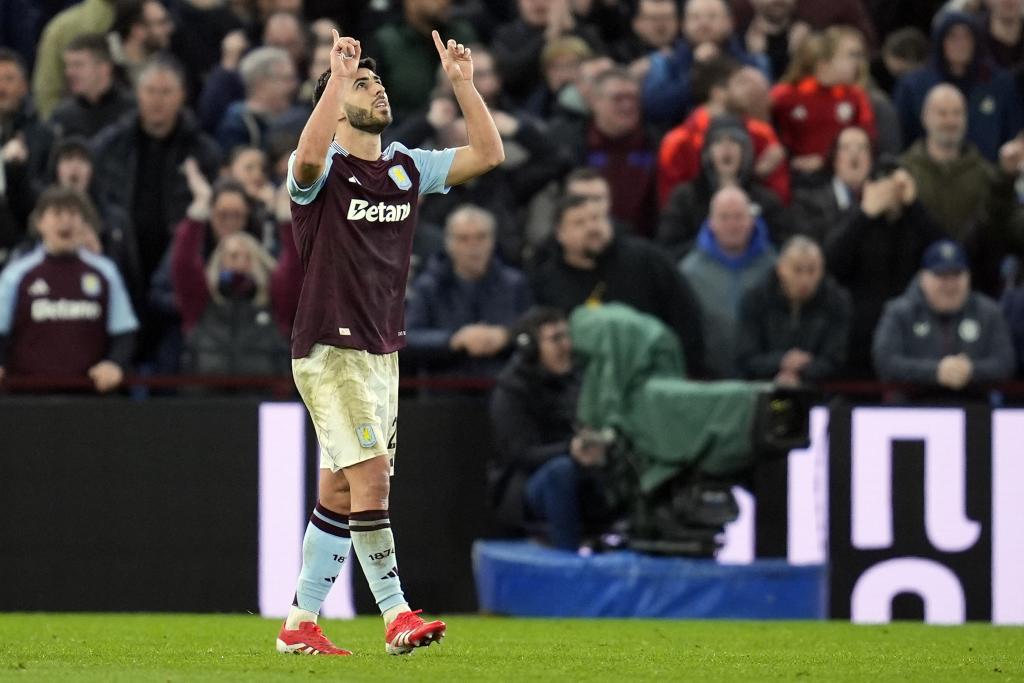 Marco Asensio celebra su gol tras marcar el 2 a 1, ante el Chelsea en la Premier.