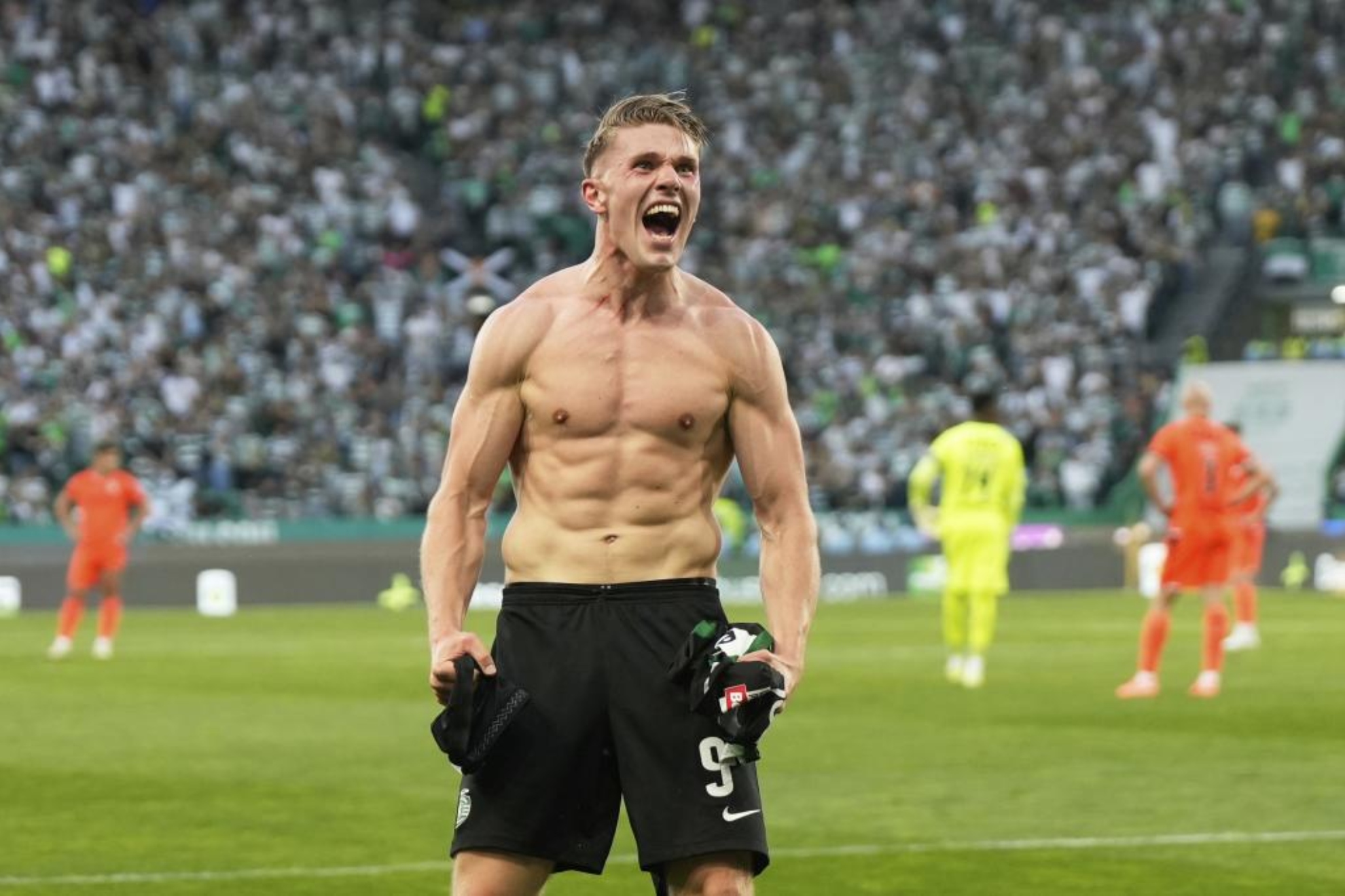 Viktor Gyökeres celebrando un gol