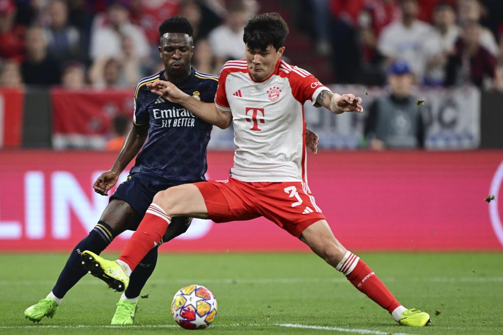 El defensa surcoreano fichó por el Bayern en el curso 2023/24 procedente del Nápoles.
