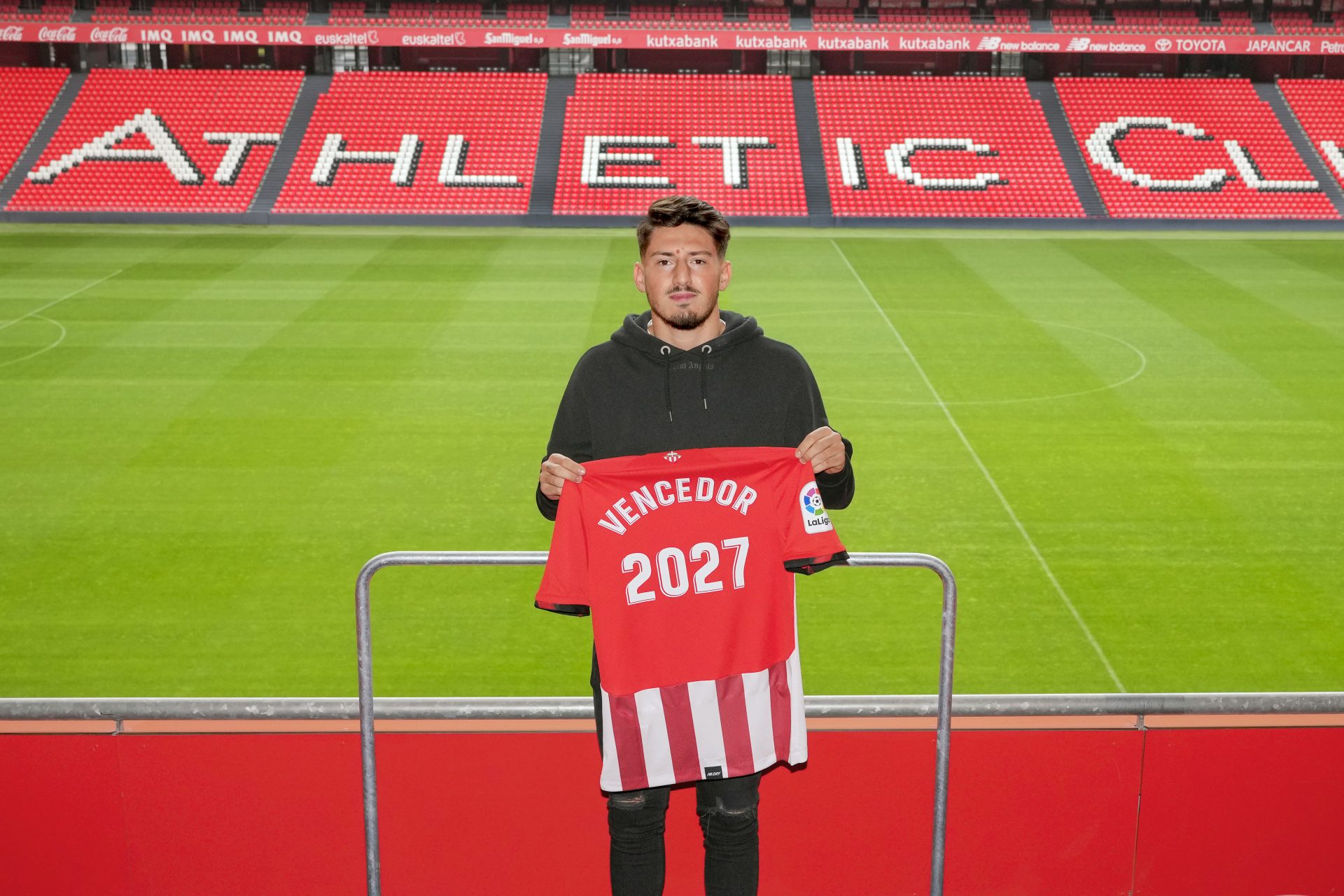 Vencedor, en el momento de su última renovación en el Athletic ATHLETIC CLUB
