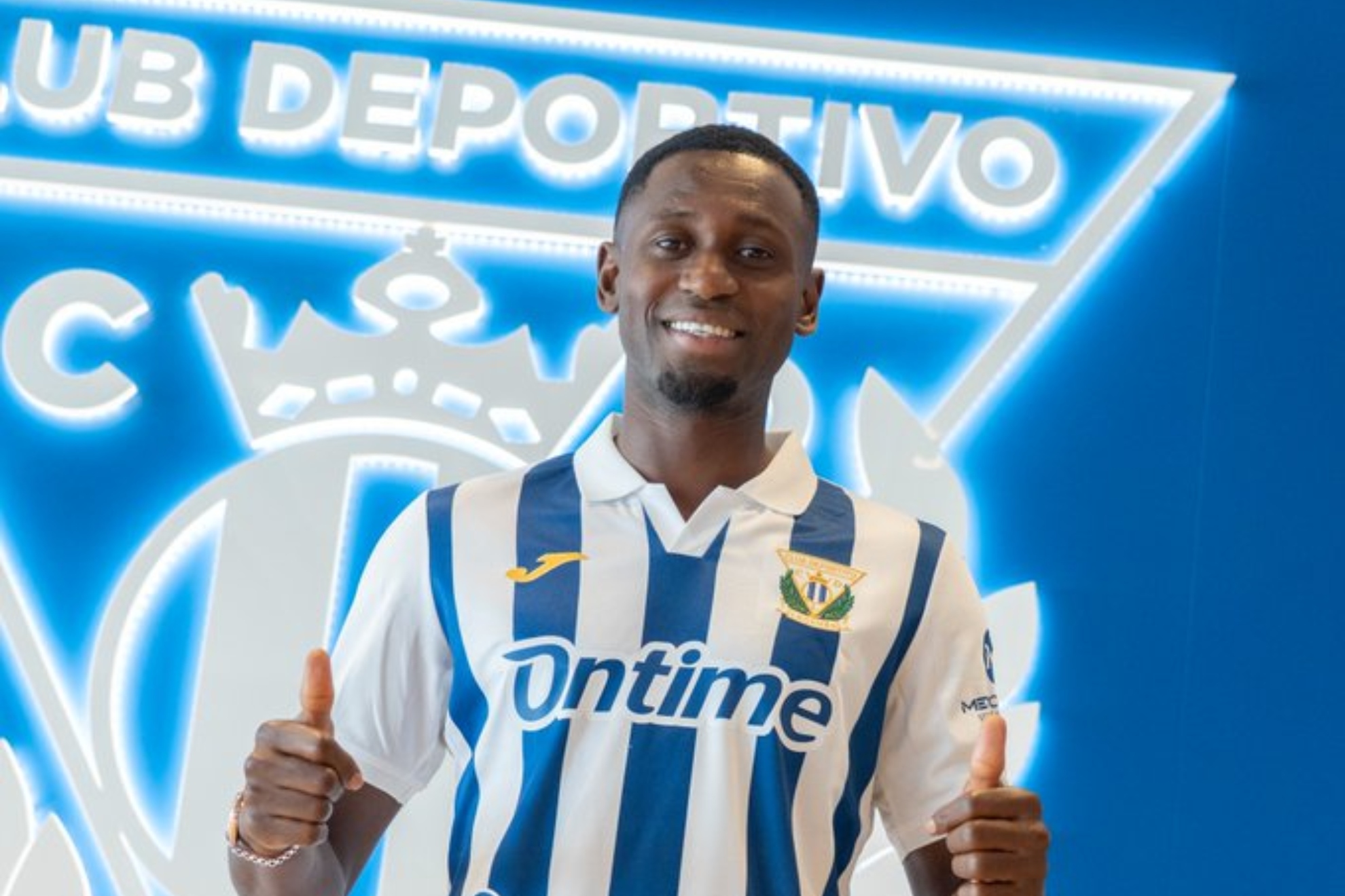 Amadou Diawara haciendo la señal del OK.