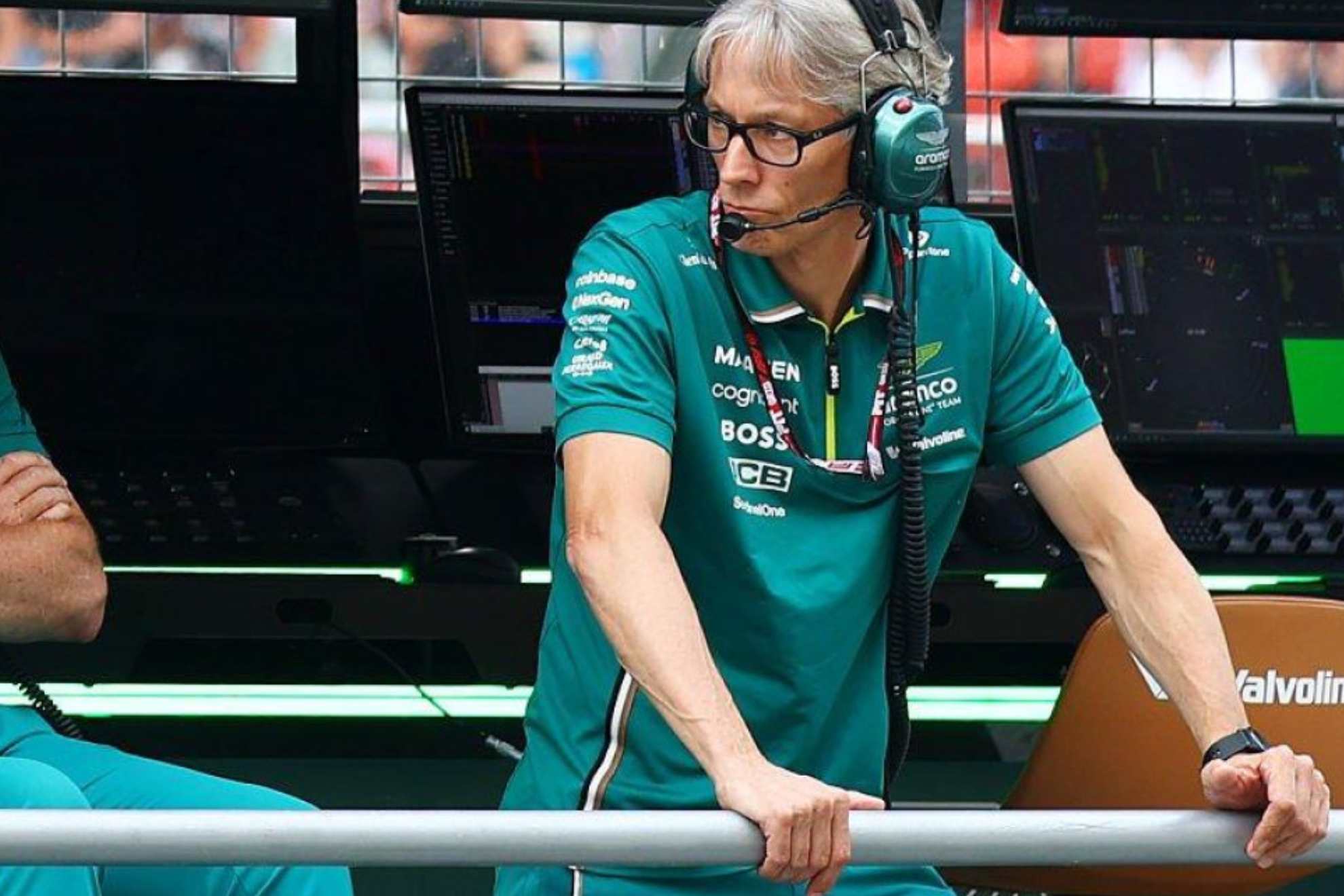 Mike Krack, en el muro de Aston Martin em Hingría.