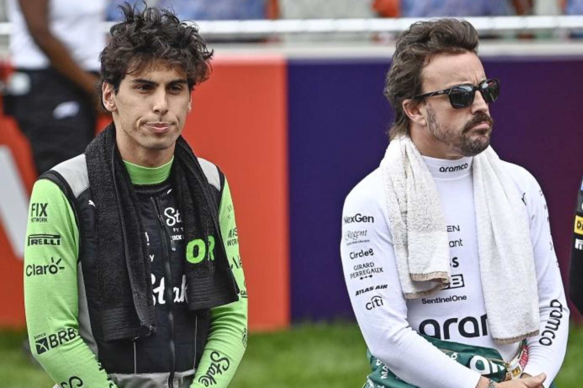 Alonso y Bortoleto, durante el himno de Hungría antes de la carrera.