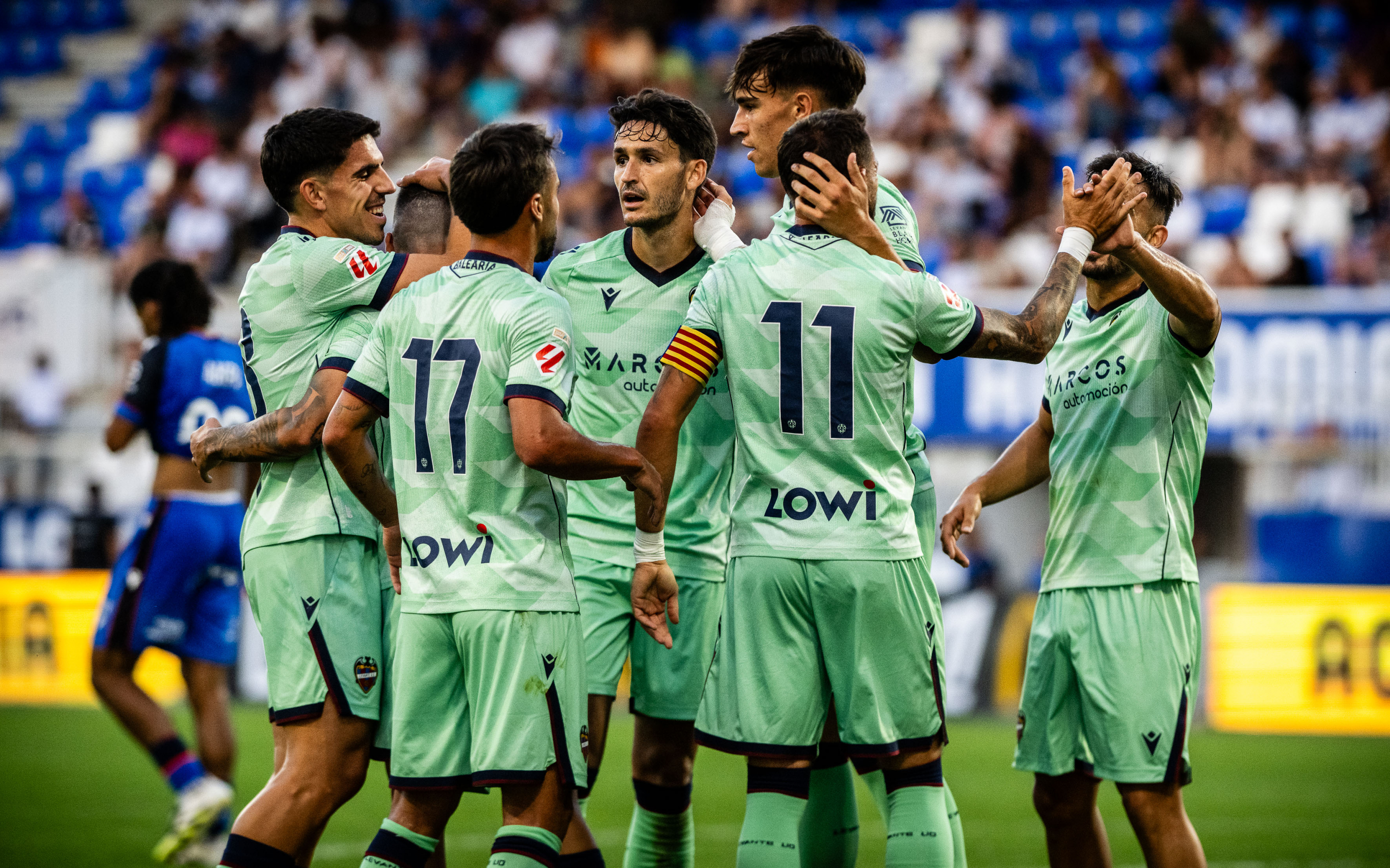 La maraña defensiva del Levante neutraliza al Auxerre y Morales le guía ...