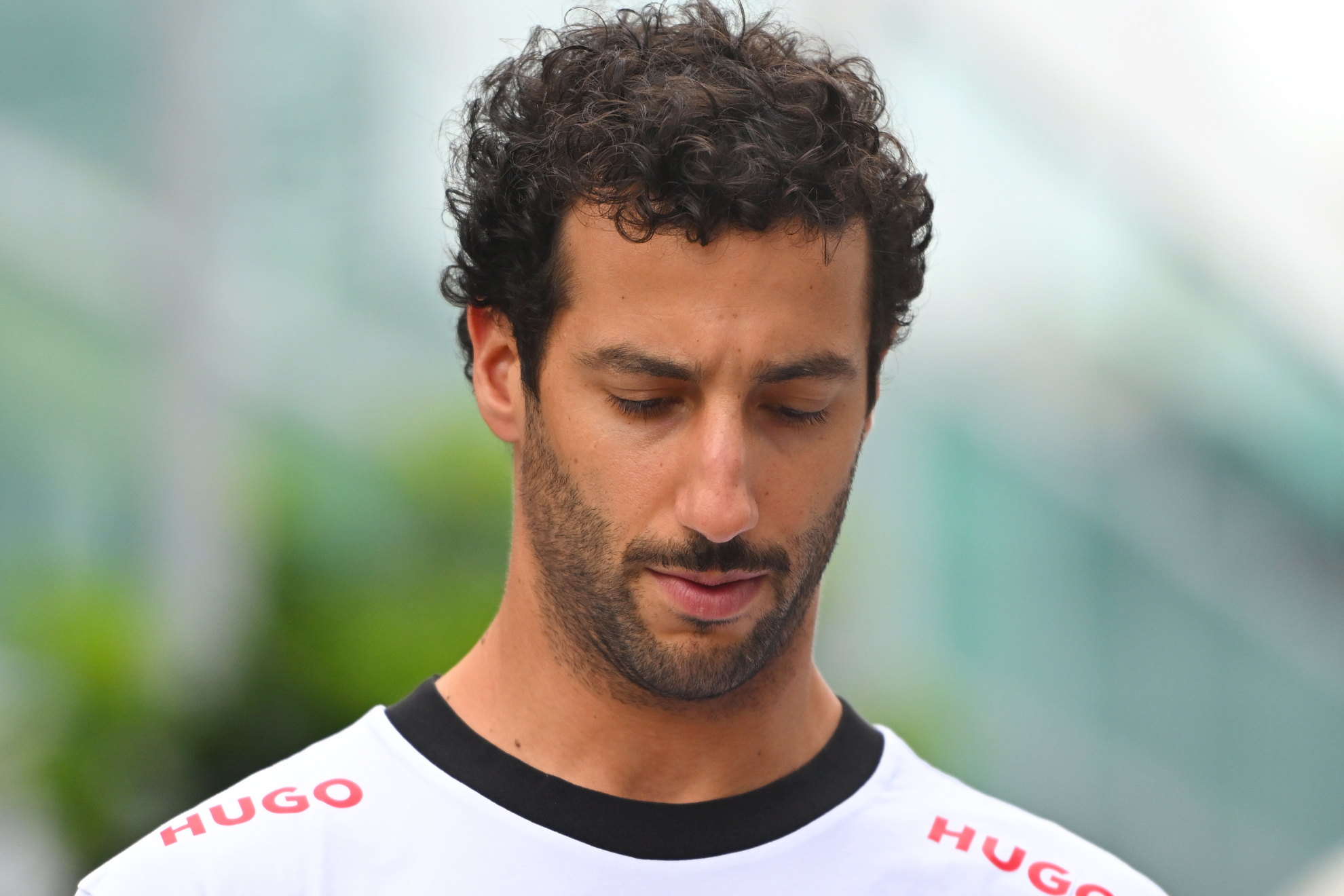 Daniel Ricciardo, meditabundo.