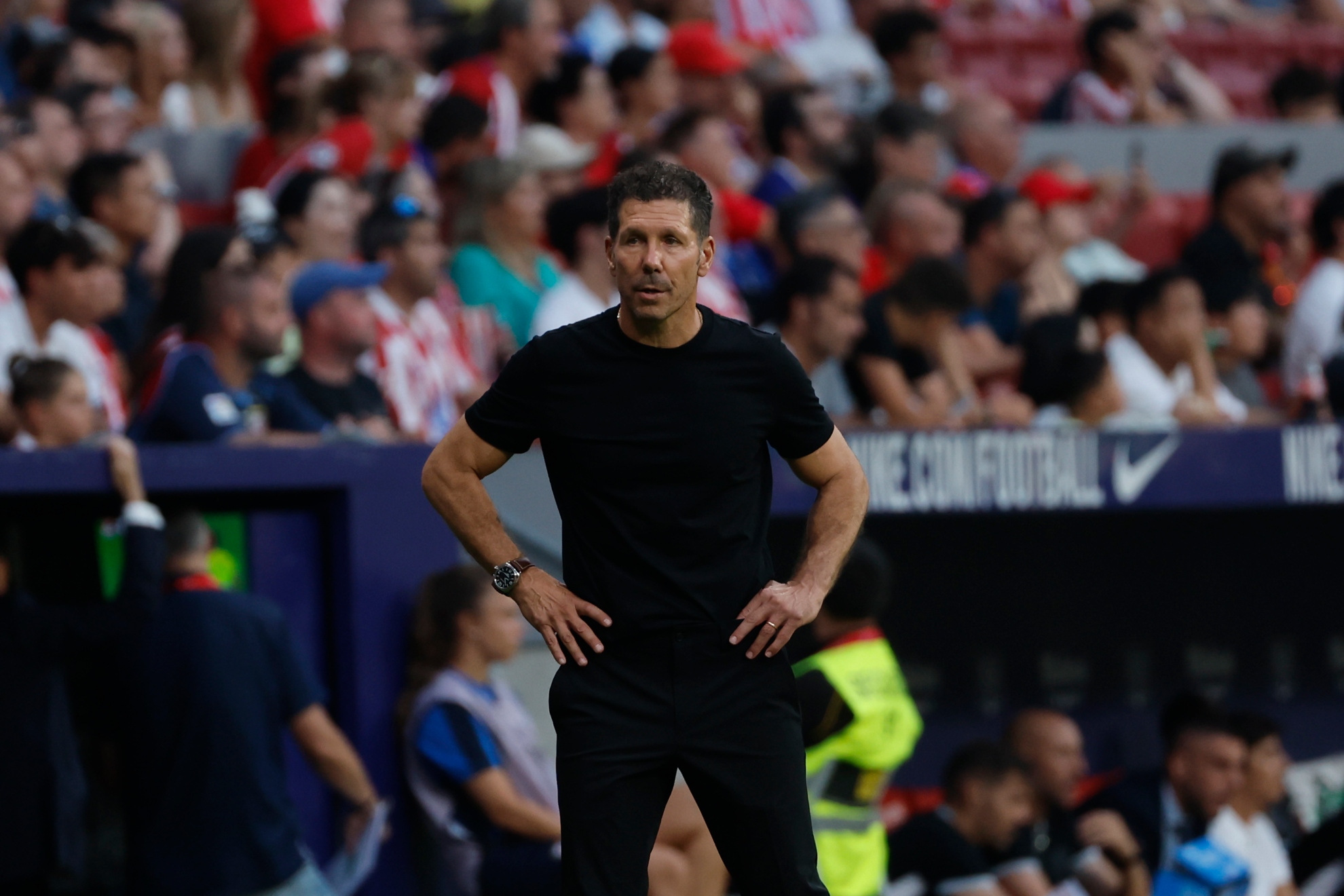 Simeone, durante el partido ante el Elche.
