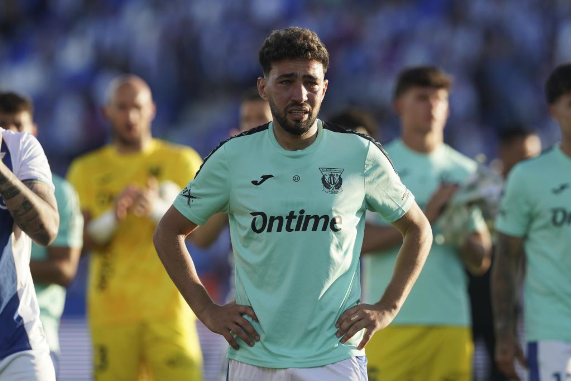 Munir, lamentándose tras el descenso del Leganés.