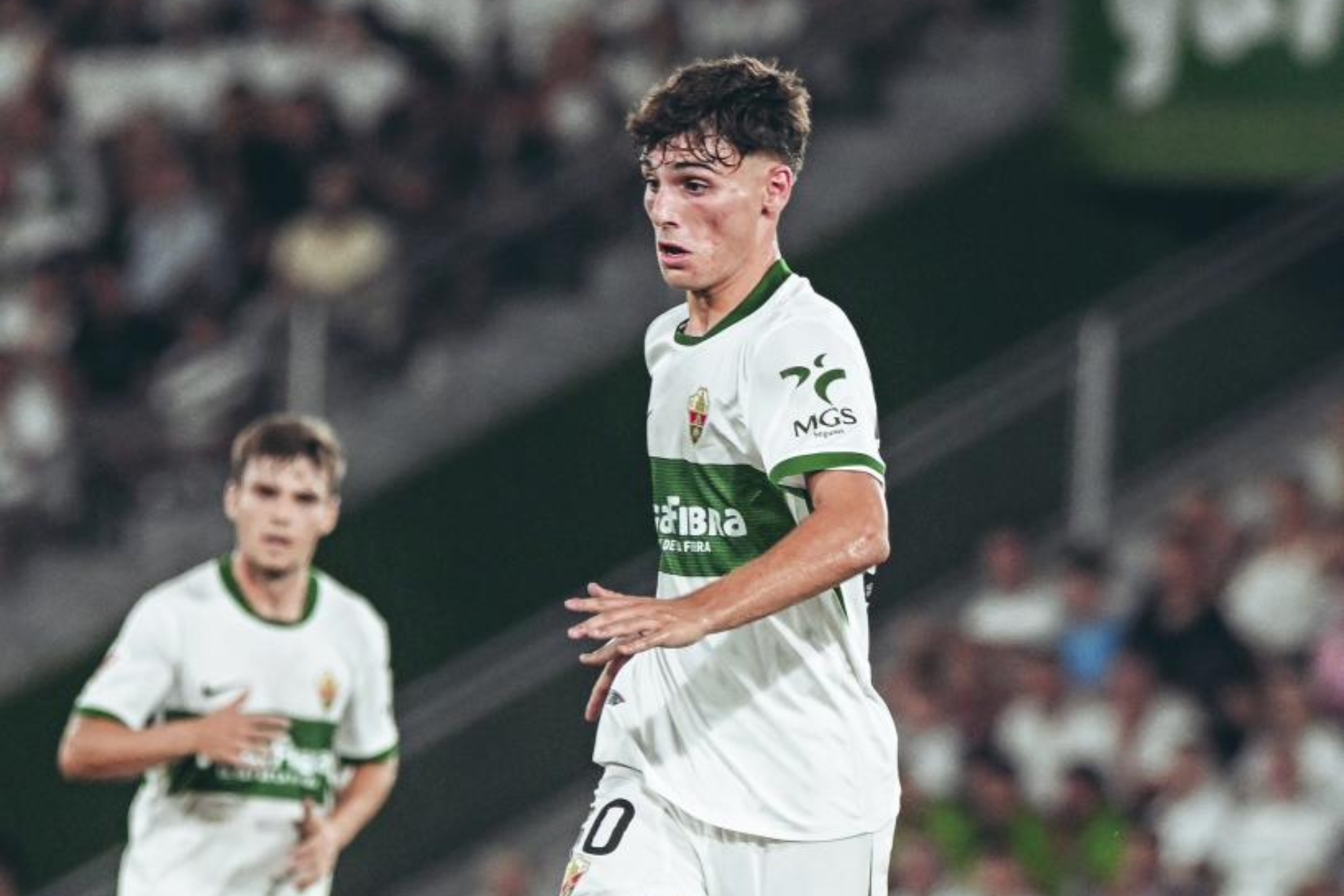 Rodrigo Mendoza en un partido con el Elche.