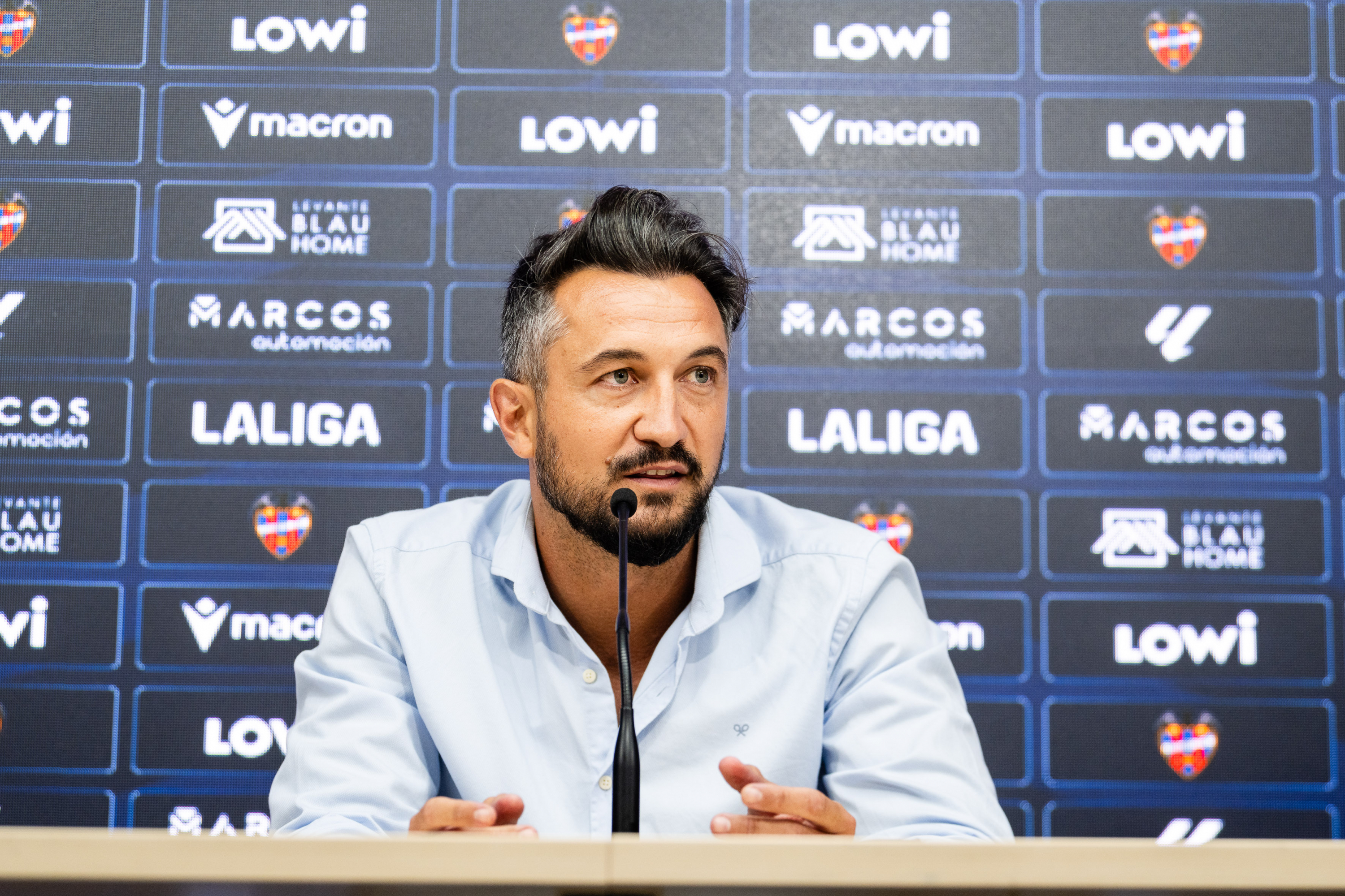 Héctor Rodas en la rueda de prensa.