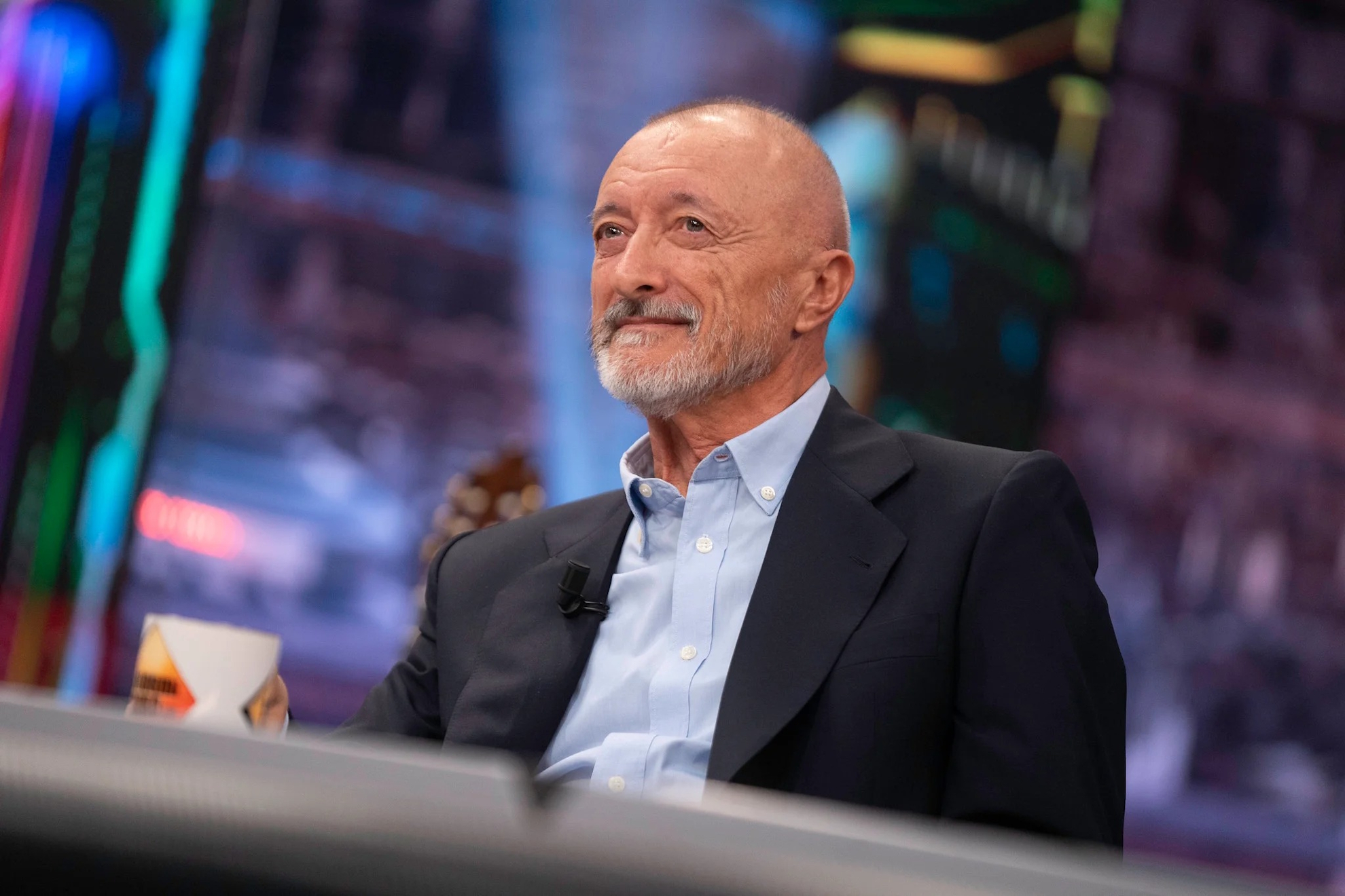 Arturo Pérez-Reverte tilda de “mediocre” a Luis García Montero y acusa ...