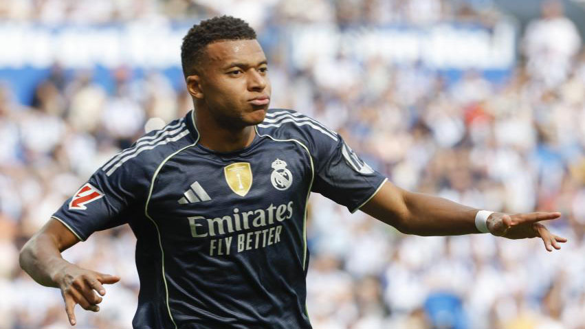 Mbappé celebra su gol a la Real Sociedad.