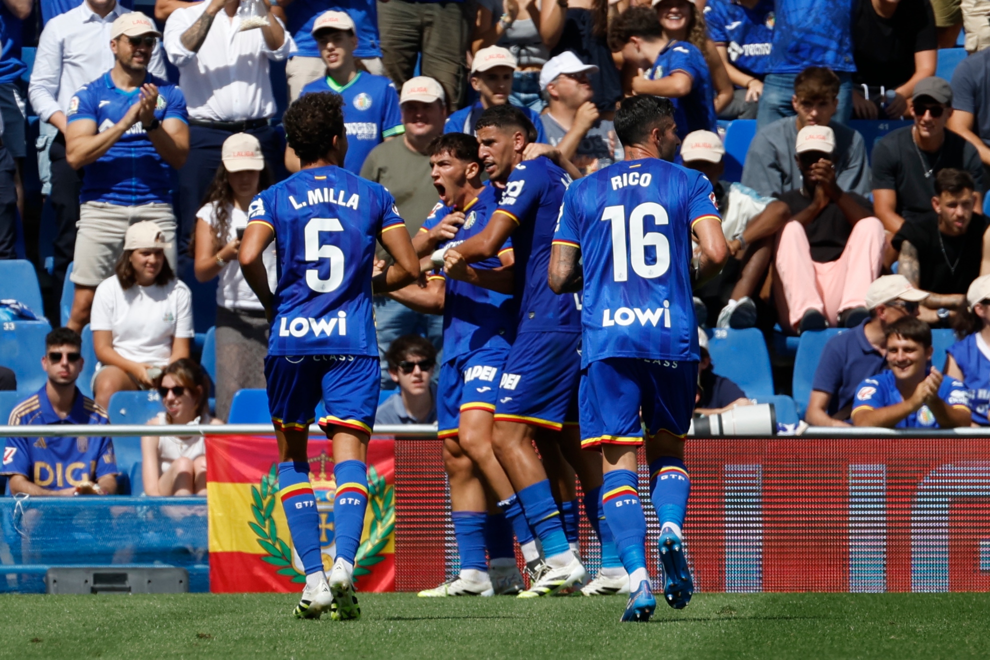 El Getafe celebra un gol ante el Oviedo.