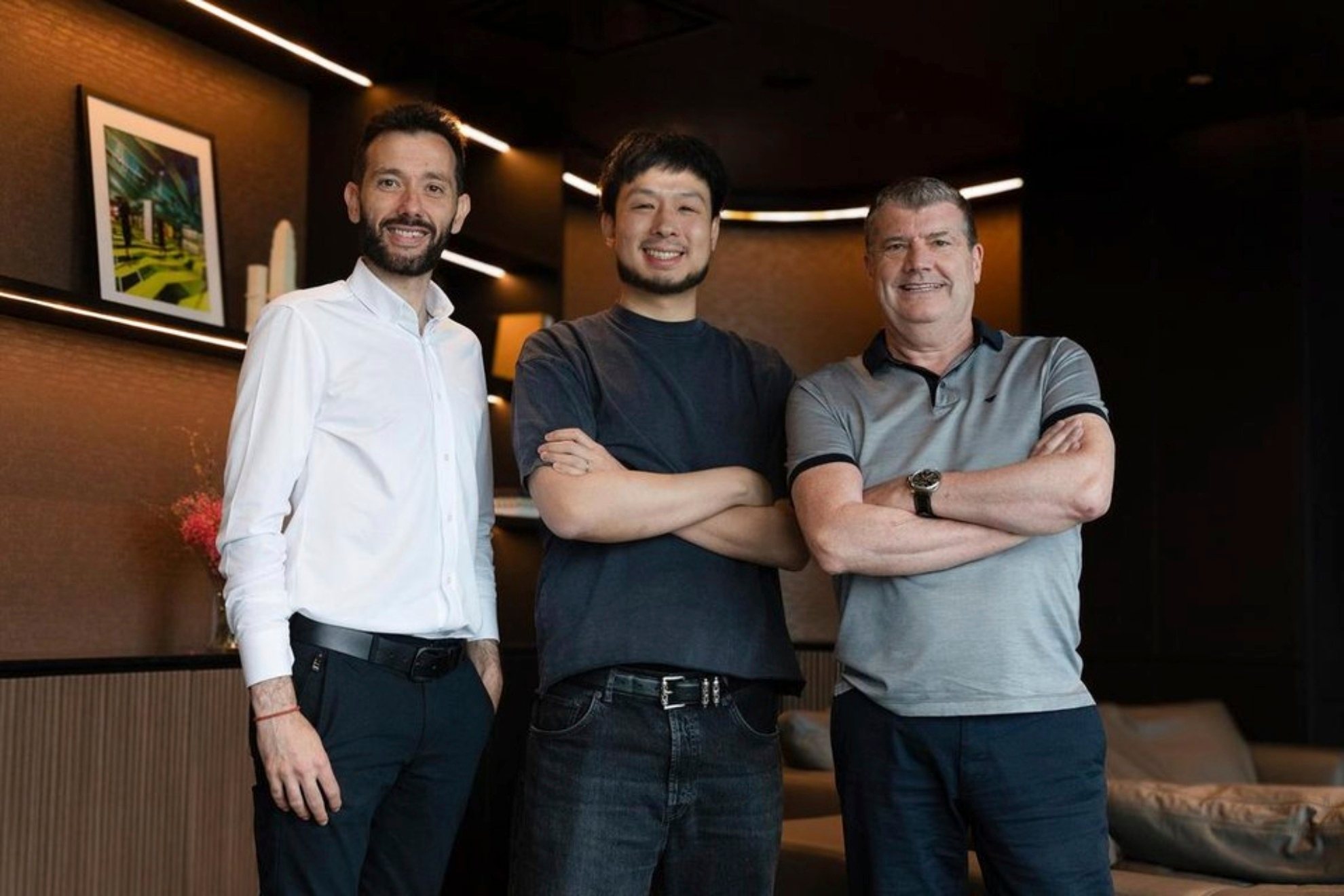 Carlos Corberán, entrenador; Kiat Lim, presidente, y Ron Gourlay, nuevo director general de Fútbol Valencia.