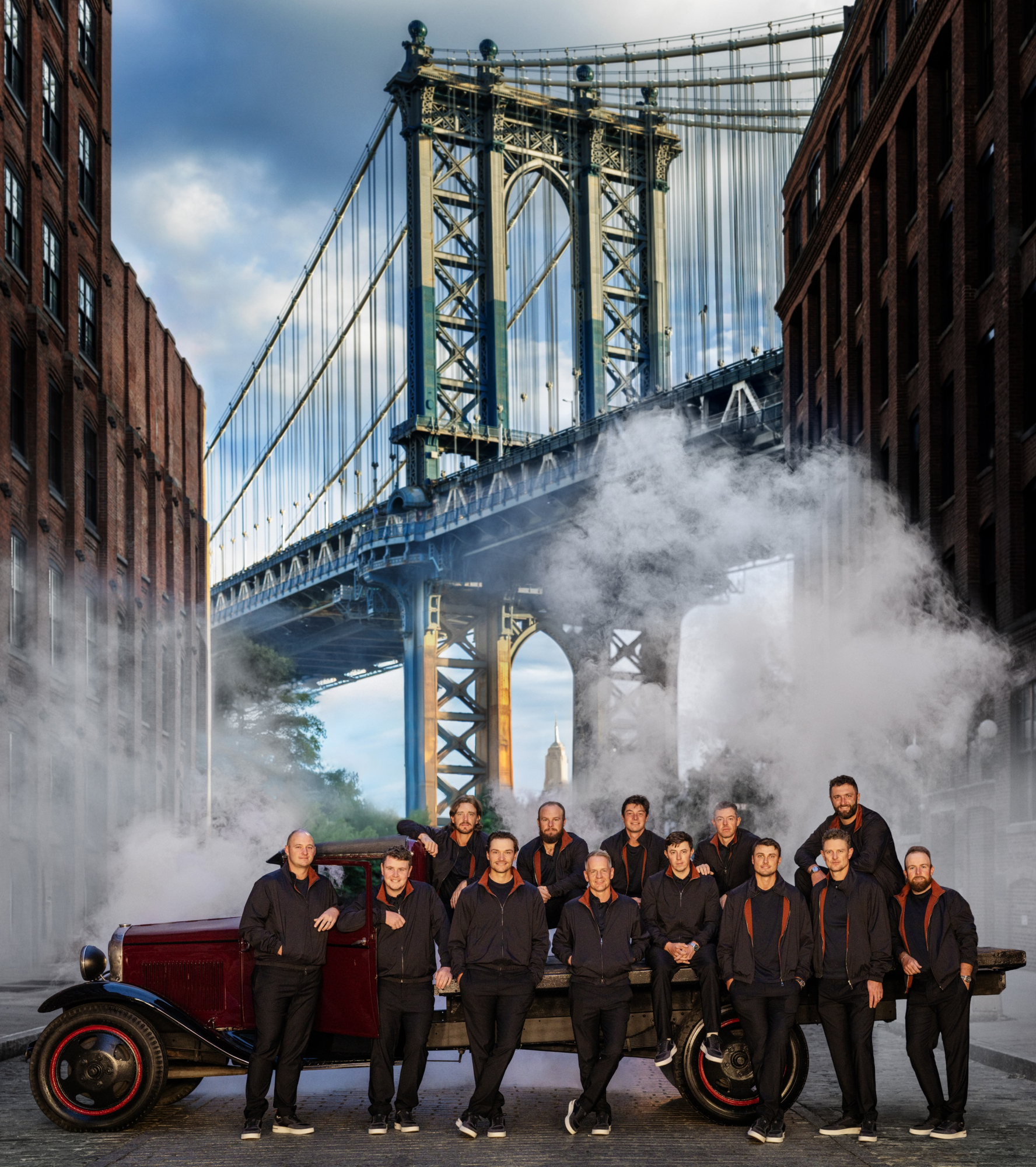El equipo de Europa posó junto al Puente de Manhattan.