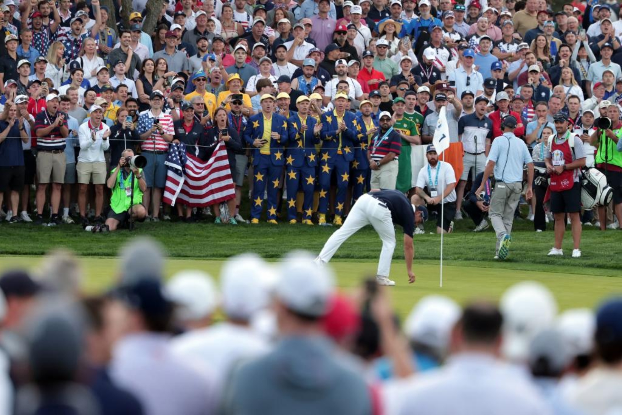 Los aficionados en el Bethpage Black Golf Course.