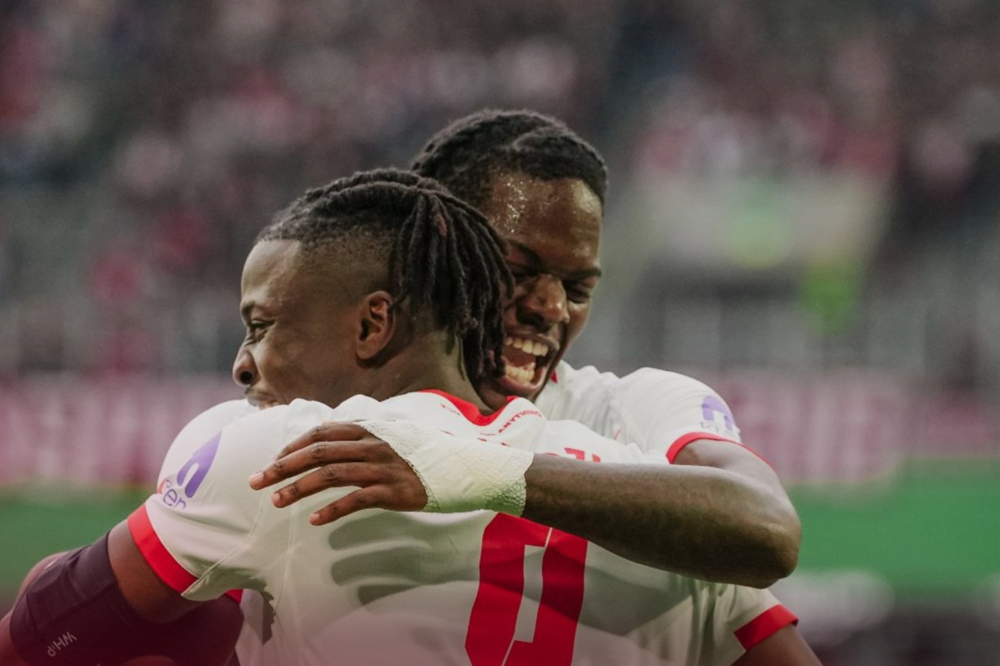 Johan Bakayoko celebra su gol.
