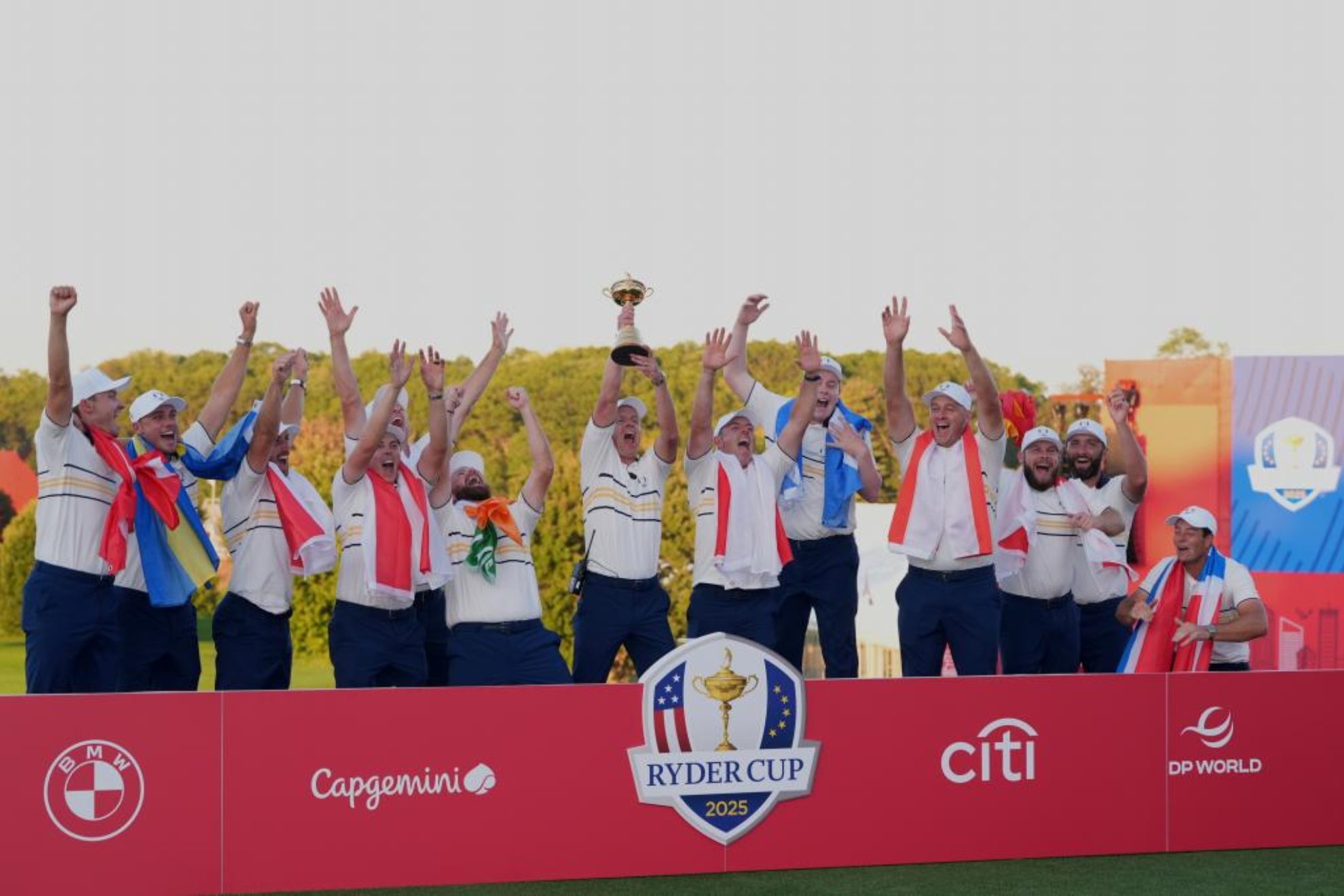 El equipo europeo levanta la Ryder Cup