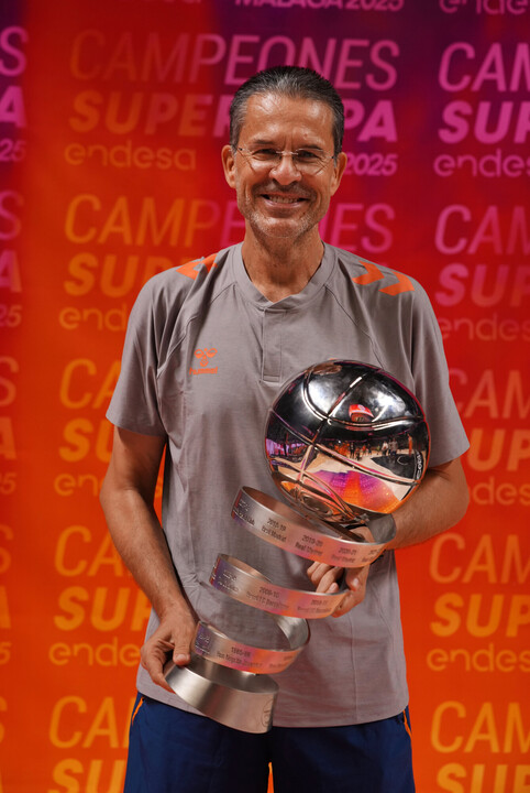 Valencia Basket campeón de la Supercopa 2025 Pedro Martínez, entrenador de Valencia Basket ACB PHOTO / MARIANO POZO Actualizado: 29/09/2025 13:44 horas
