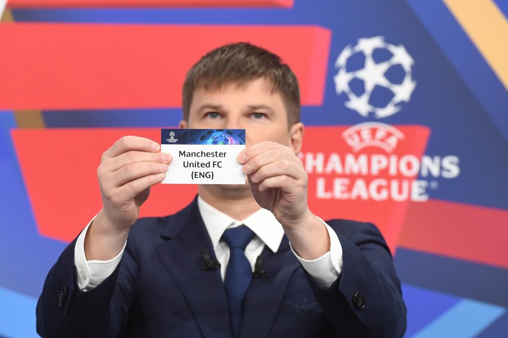 Arshavin, en el sorteo de Champions que se tuvo que repetir.