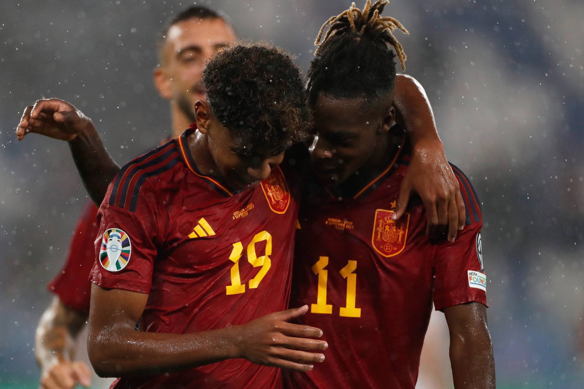 Lamine y Nico en un partido con la Selección