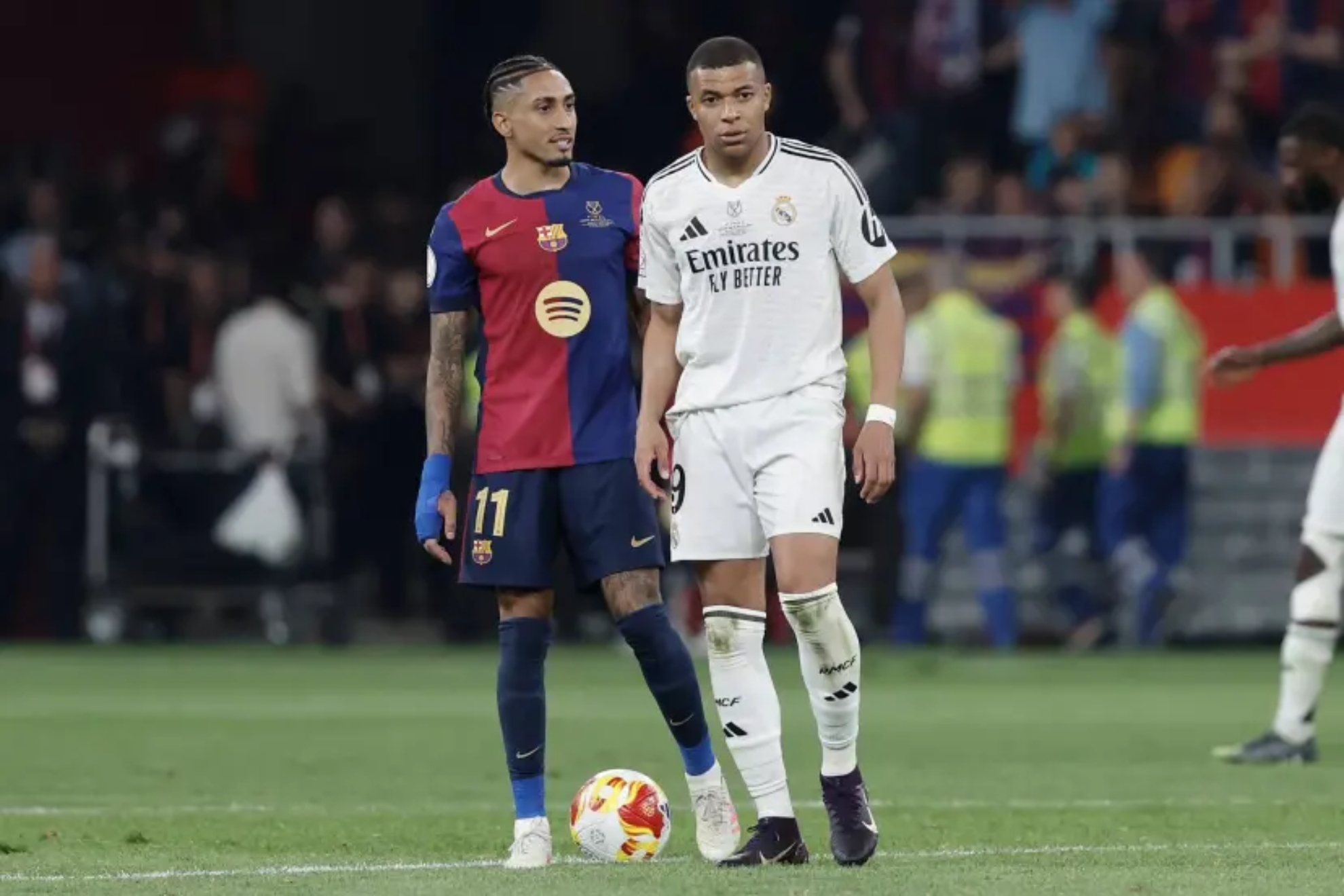Raphinha y Mbappé