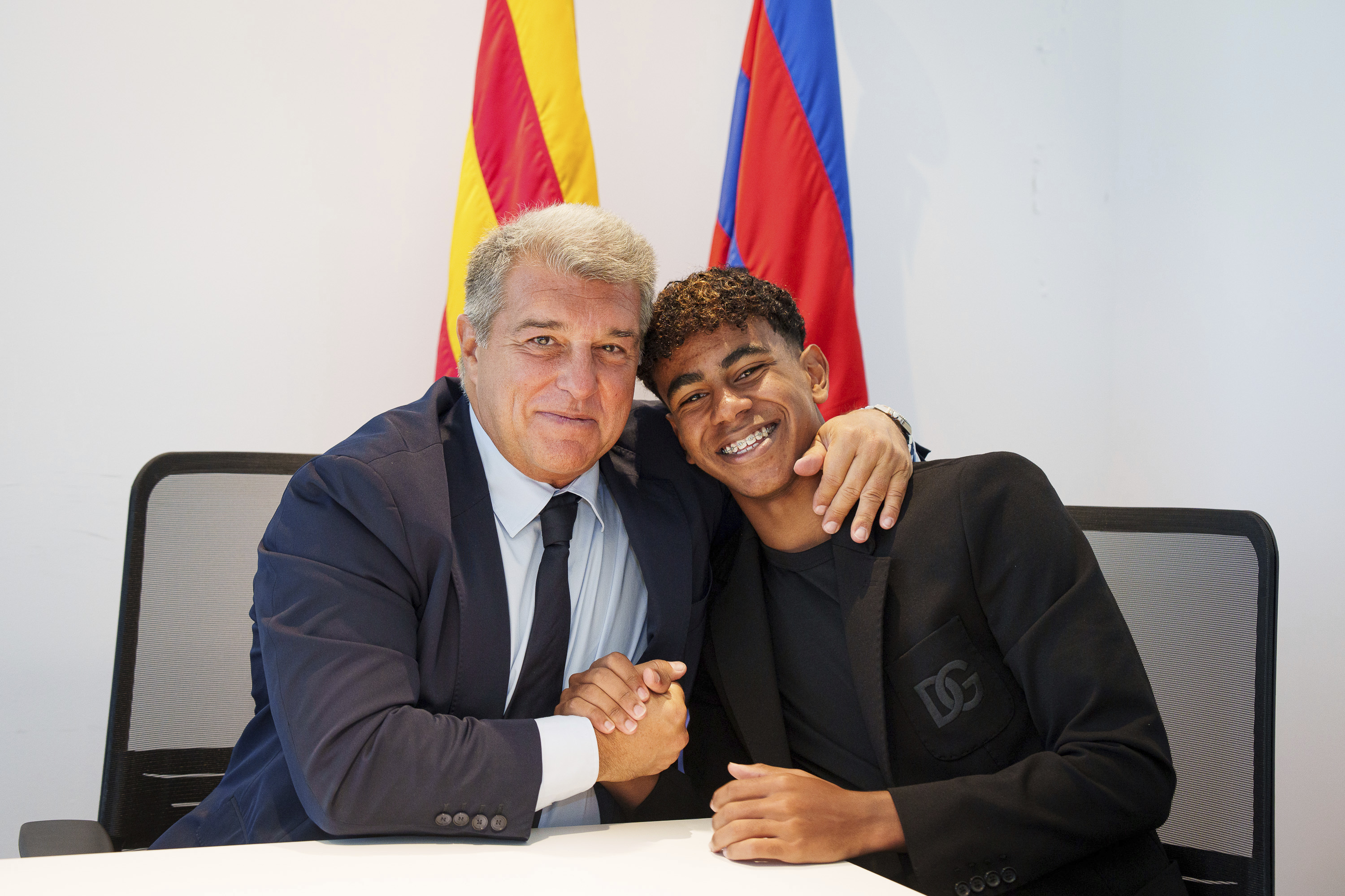 Laporta y Lamine Yamal, el día de la renovación de este.
