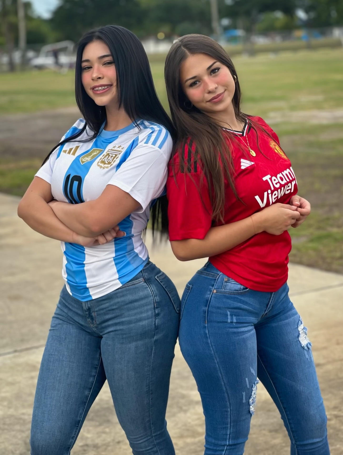 Sophie Rain, con una amiga suya, la modelo de OnlyFans que cobra más que Erling Haaland