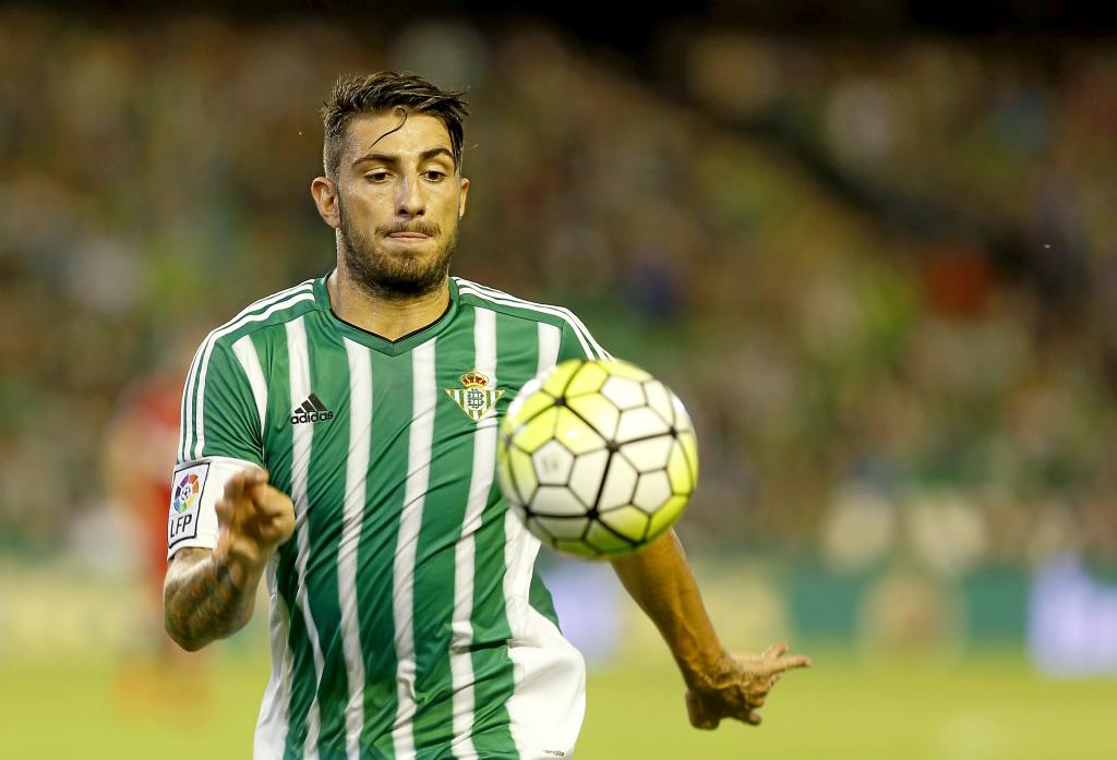 Cristiano Piccini en un partido con el Betis.