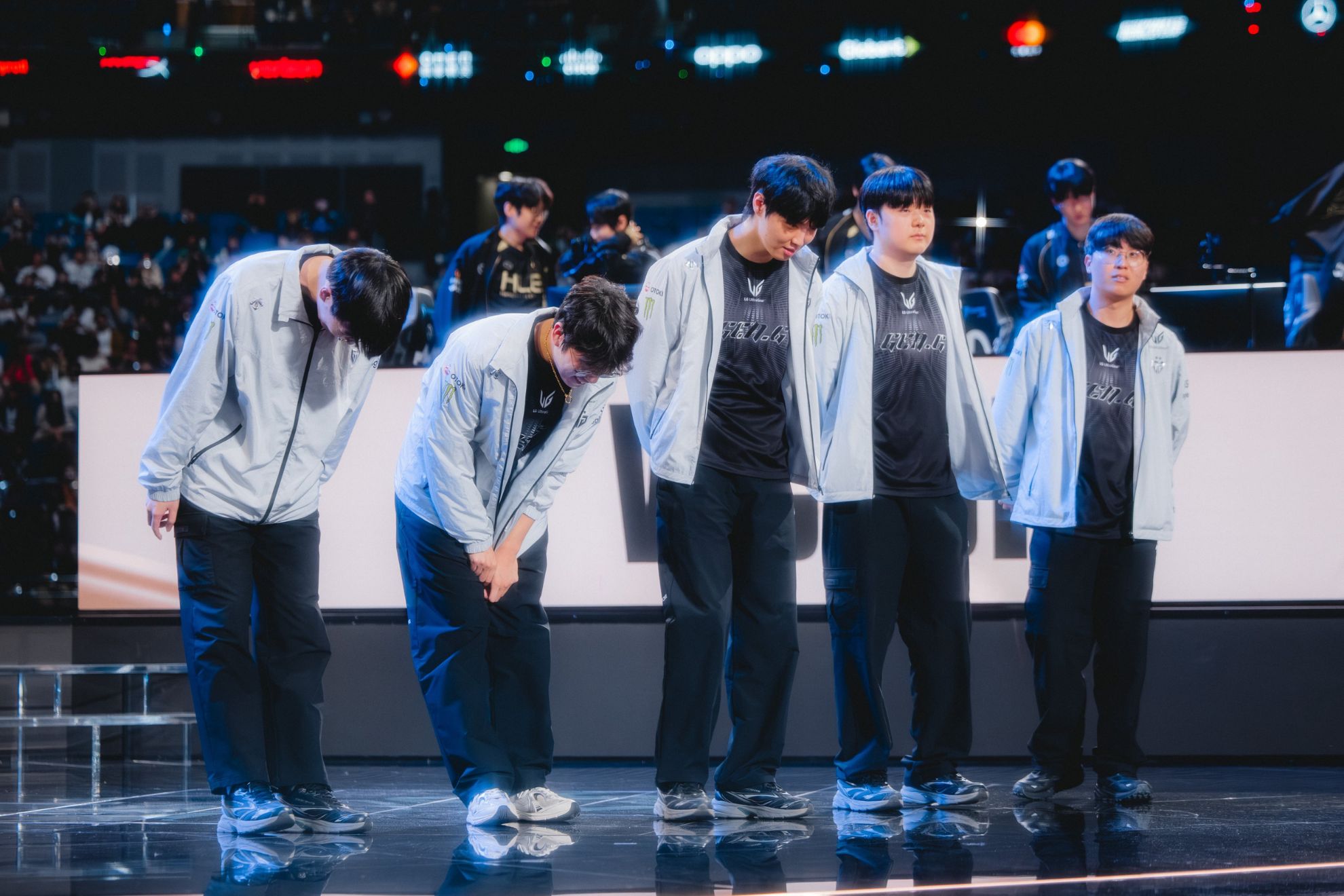 El equipo de Gen.G tras su victoria ante Hanwha Life