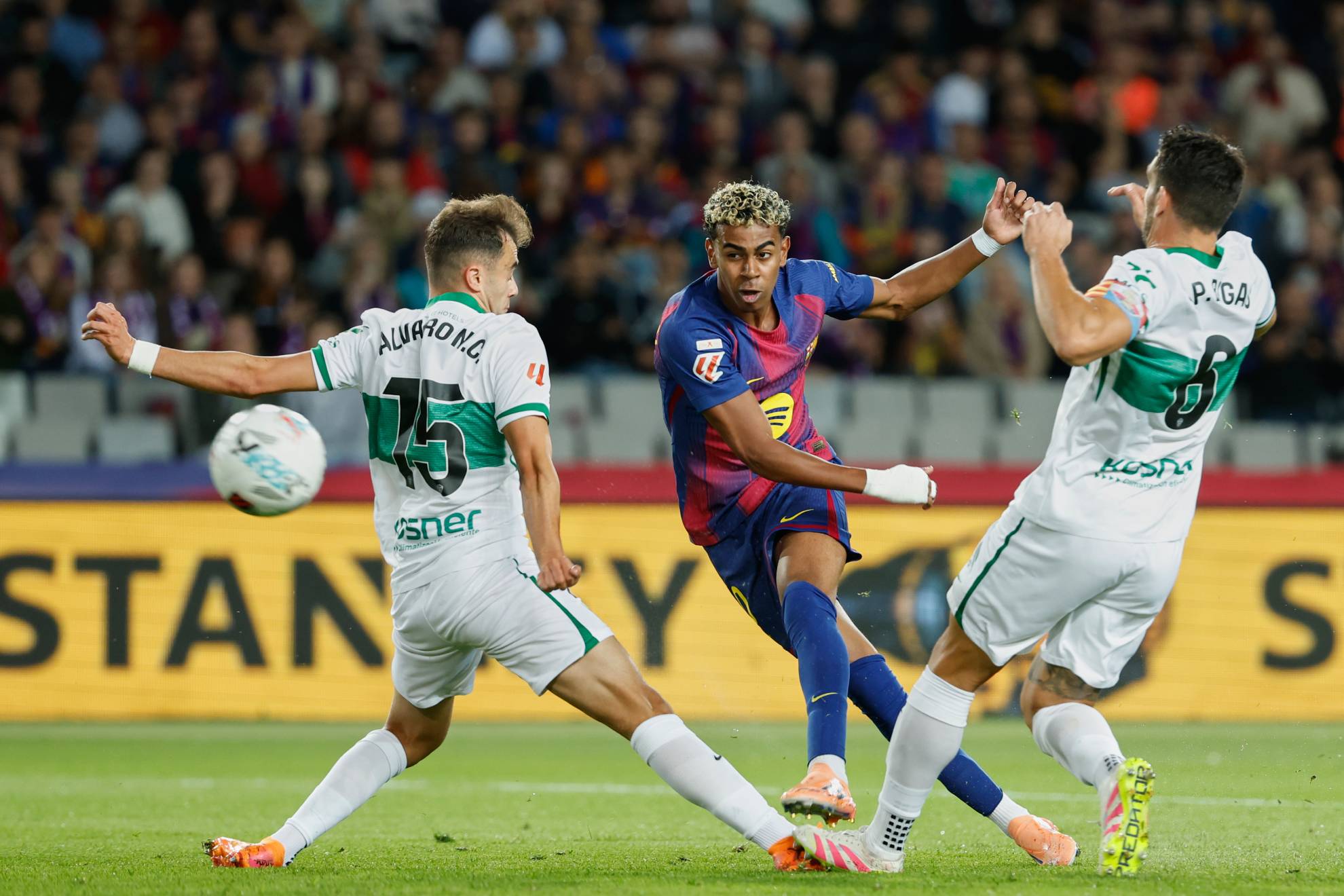 Lamine Yamal marcó el 1-0 del partido con este remate.