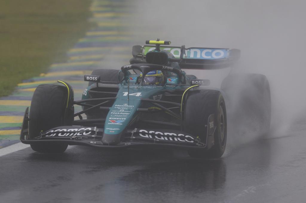 Alonso, con el AMR24 en el GP de Brasil del pasado año.