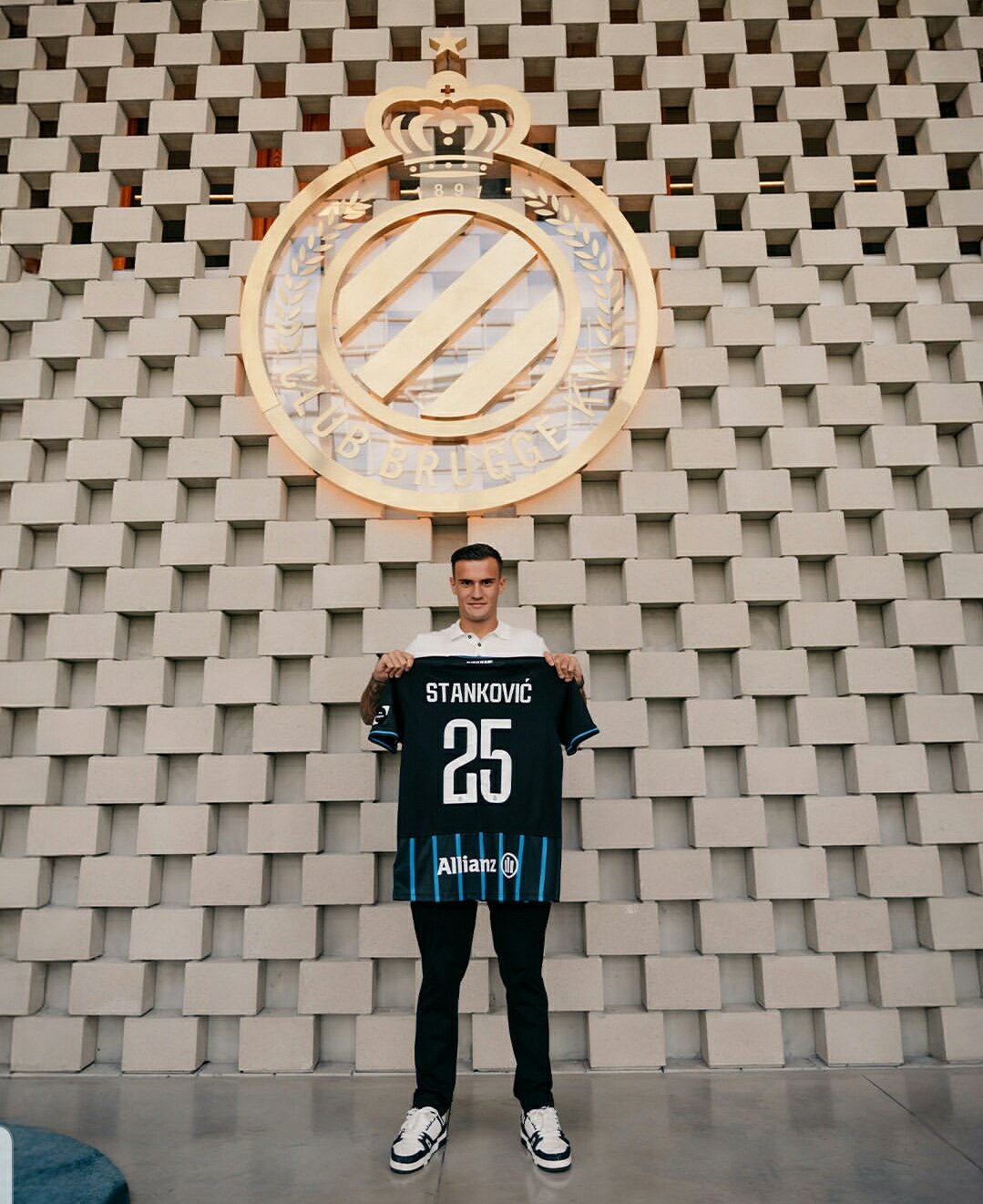 Aleksandar Stankovic, en su presentación con el Brujas