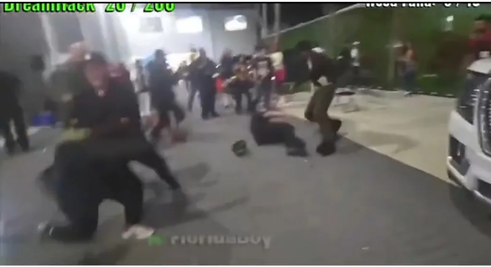 Antonio Brown está acusado de disparar e intentar matar a un hombre tras un combate de boxeo.