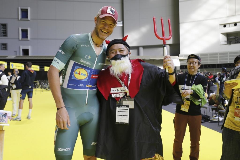 Jonathan Milan, en Saitama Arena con un diablo.