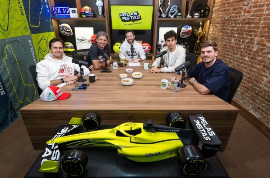 Verstappen y Bortoleto en el podcast Pelas Pistas junto a Nelsinho Piquet y Christian Fittipaldi