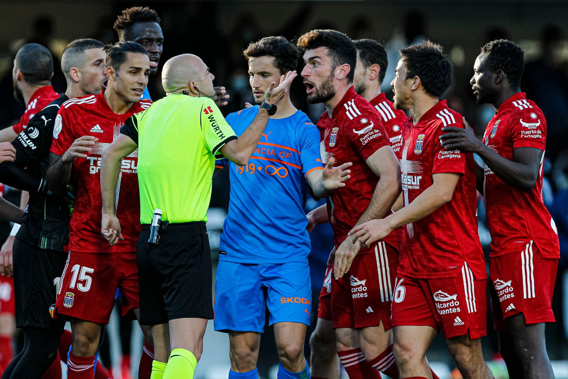 Partido de Copa del Rey entre FC Cartagena y Valencia CF en 2022.