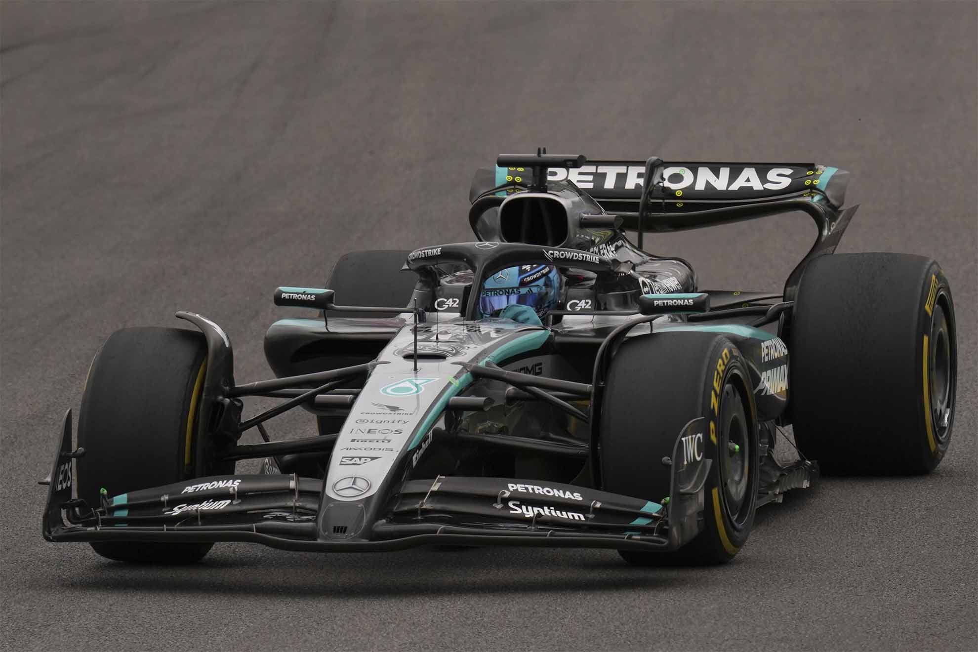 El Mercedes de George Russell durante el último GP de Brasil