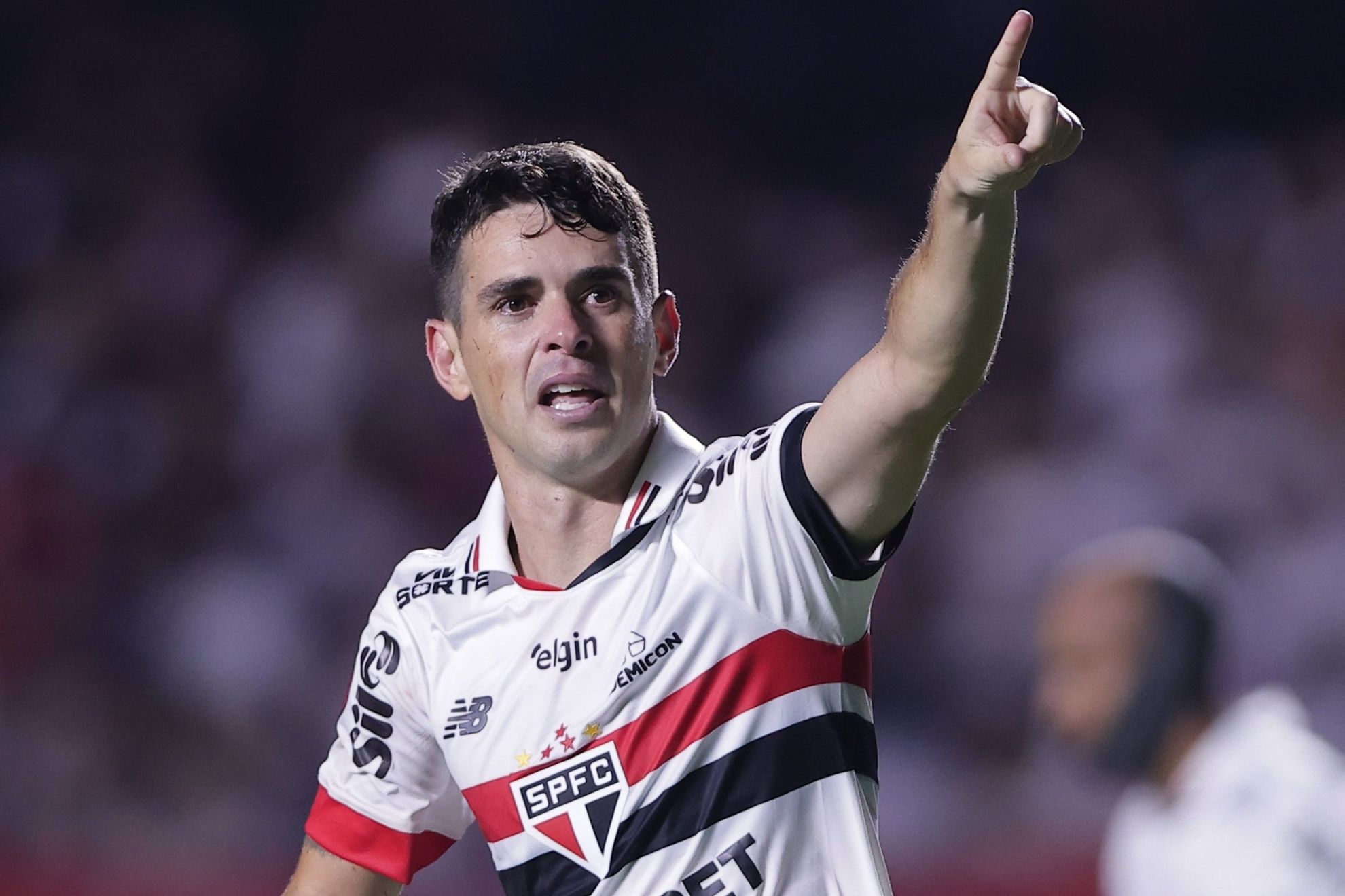 Conmoción en Brasil: Oscar se plantea la retirada tras sufrir un problema cardíaco